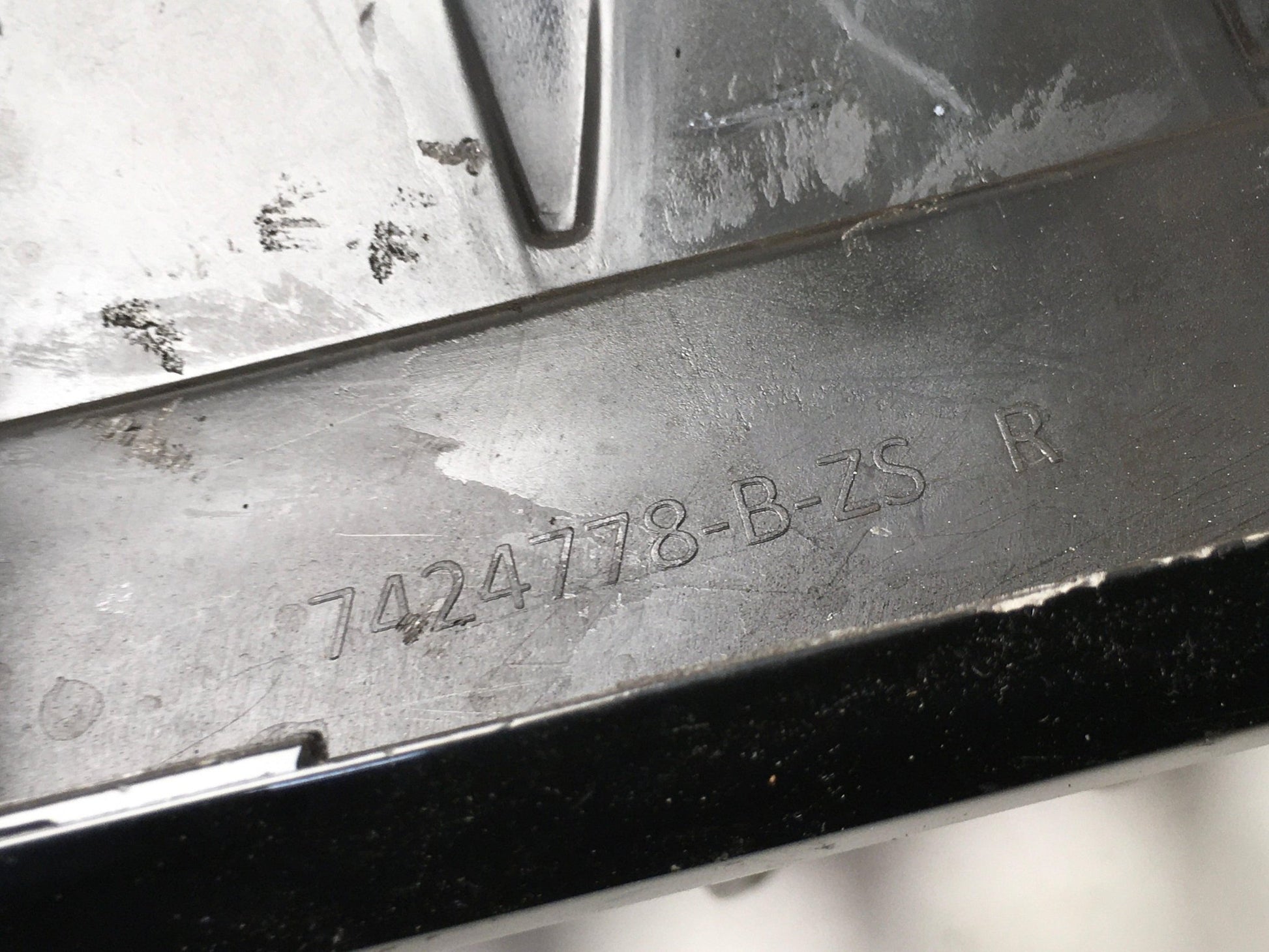 Rejilla derecha Radiador BMW F39 - 7424778