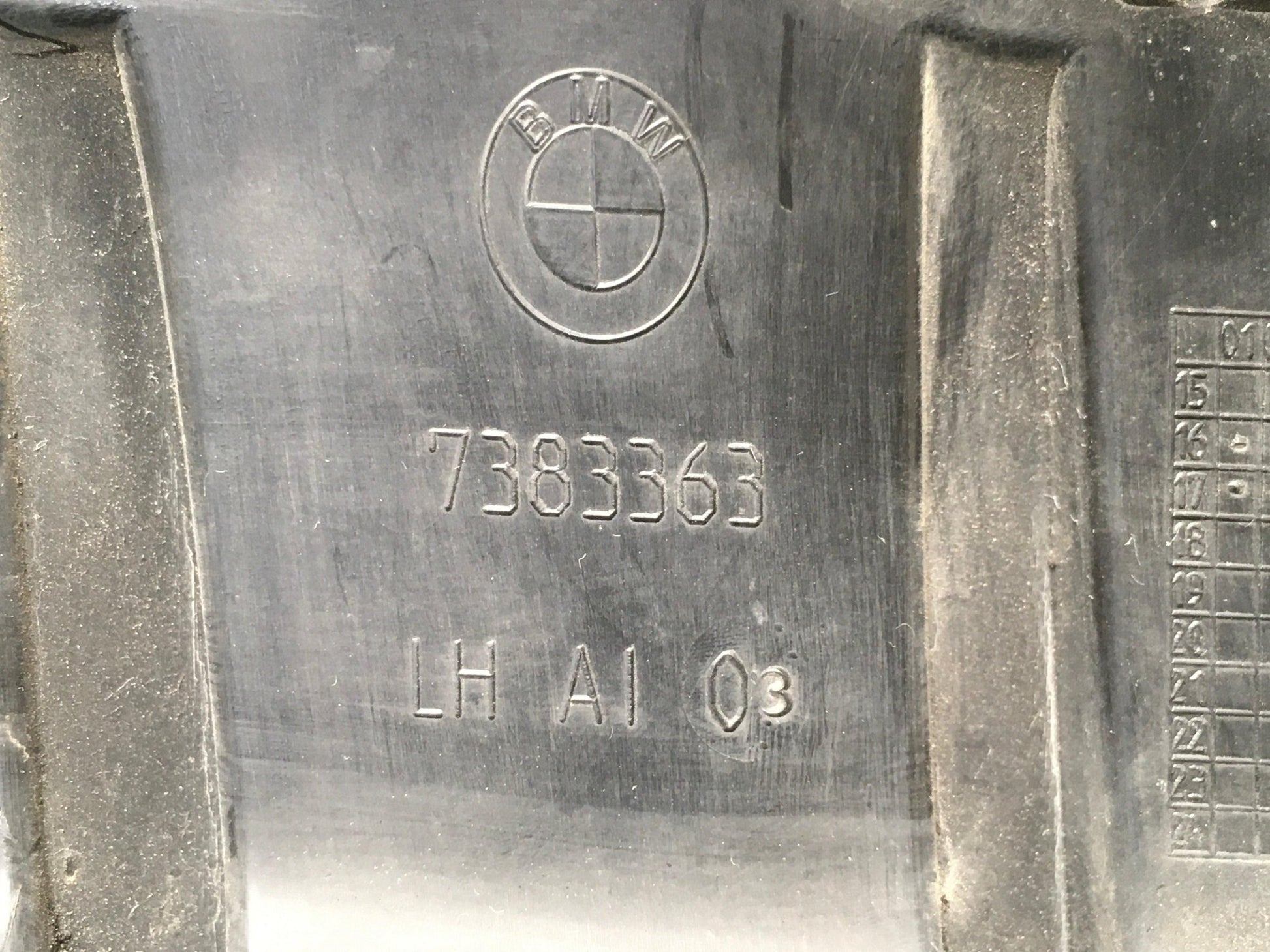 Rejilla derecha Radiador BMW X1 F48 - 7383363