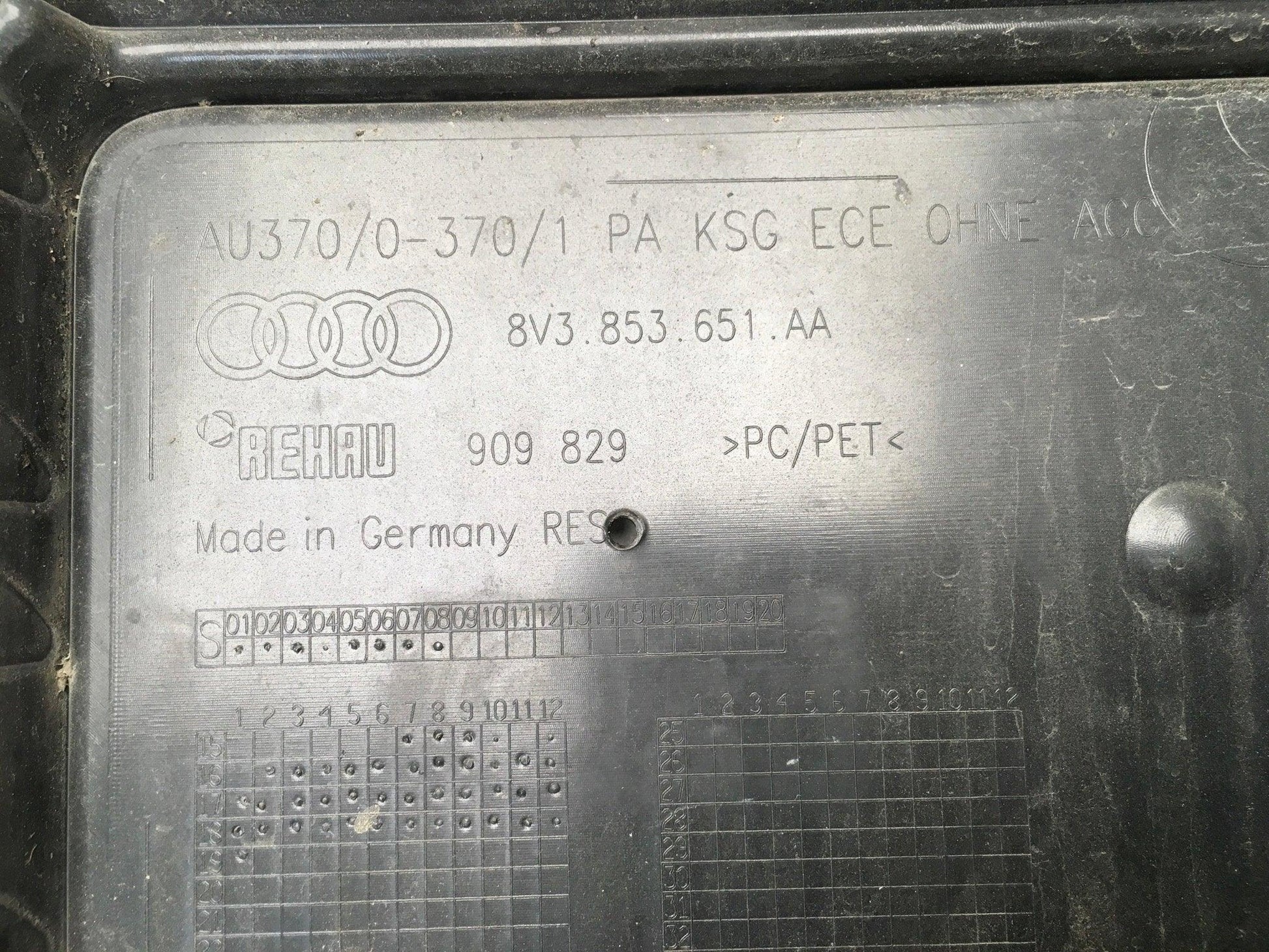 Rejilla frontal Audi A3 8V