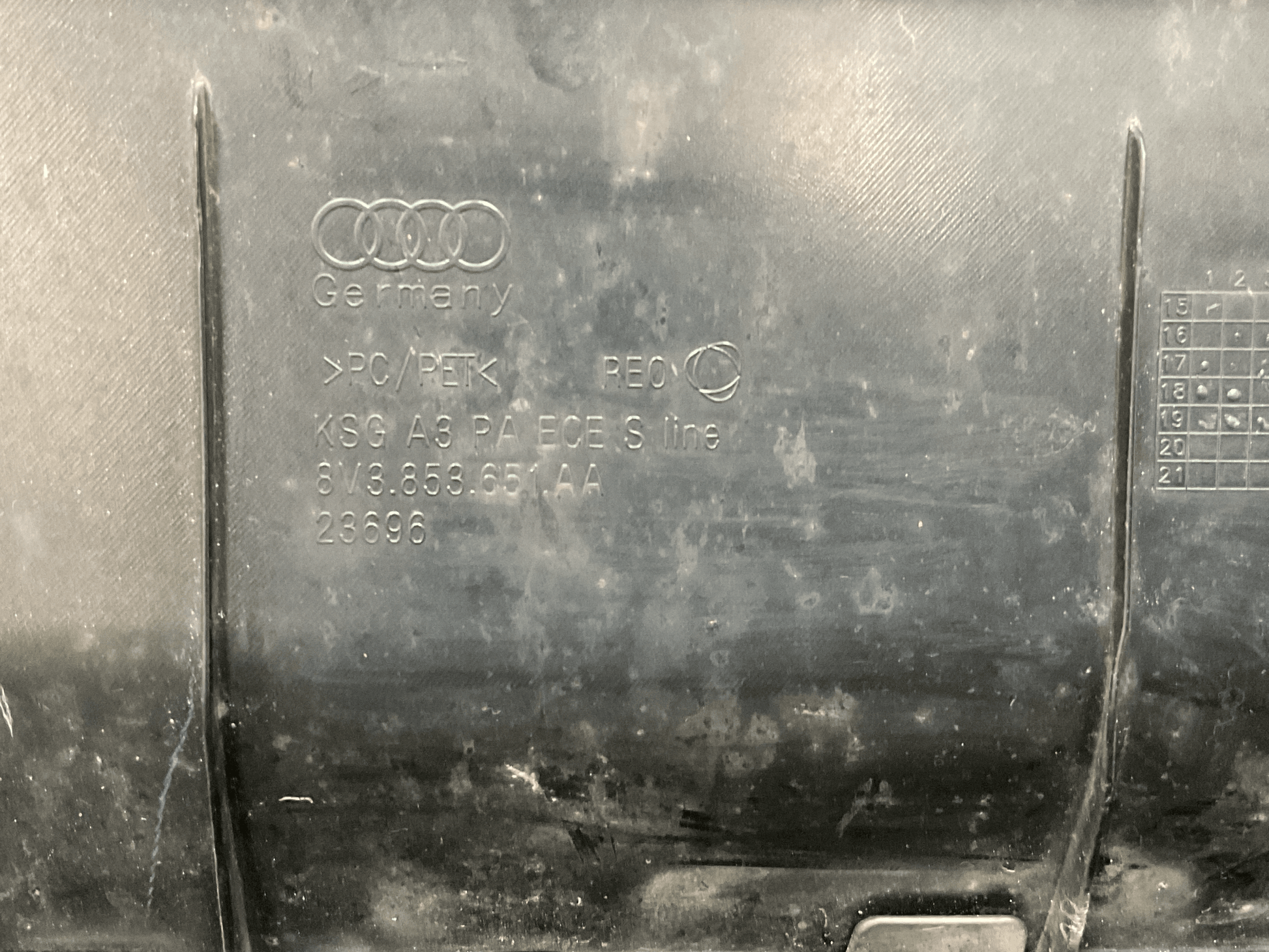 Rejilla frontal Audi A3 8V 8V3853651AA - 8v3853651