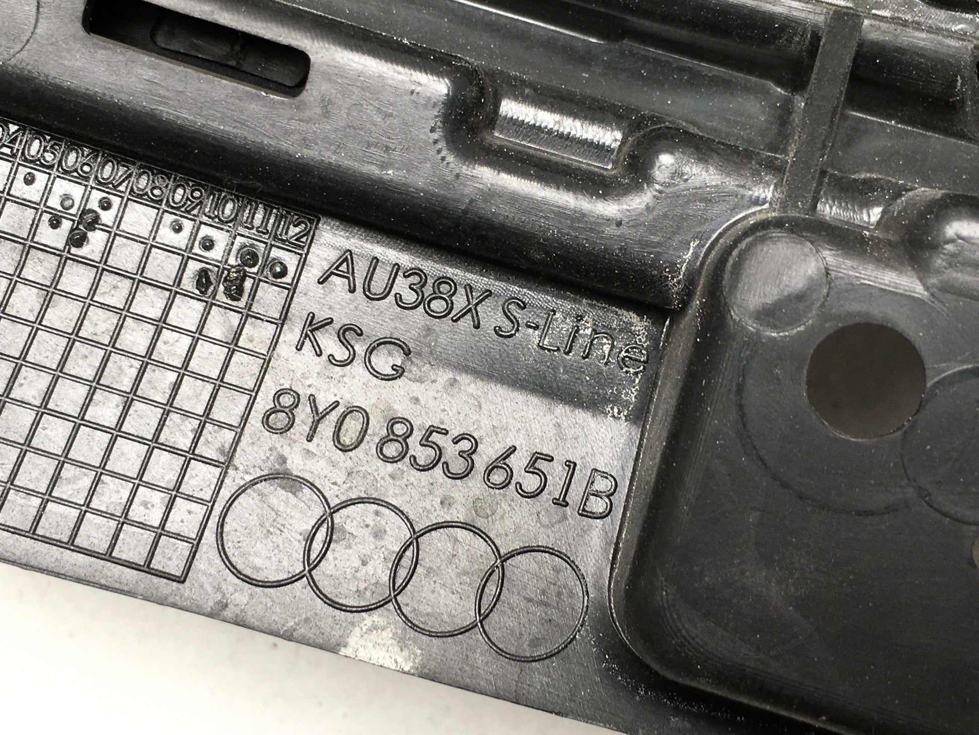 Rejilla frontal Audi A3 8Y 8Y0853651B - 8Y0853651B