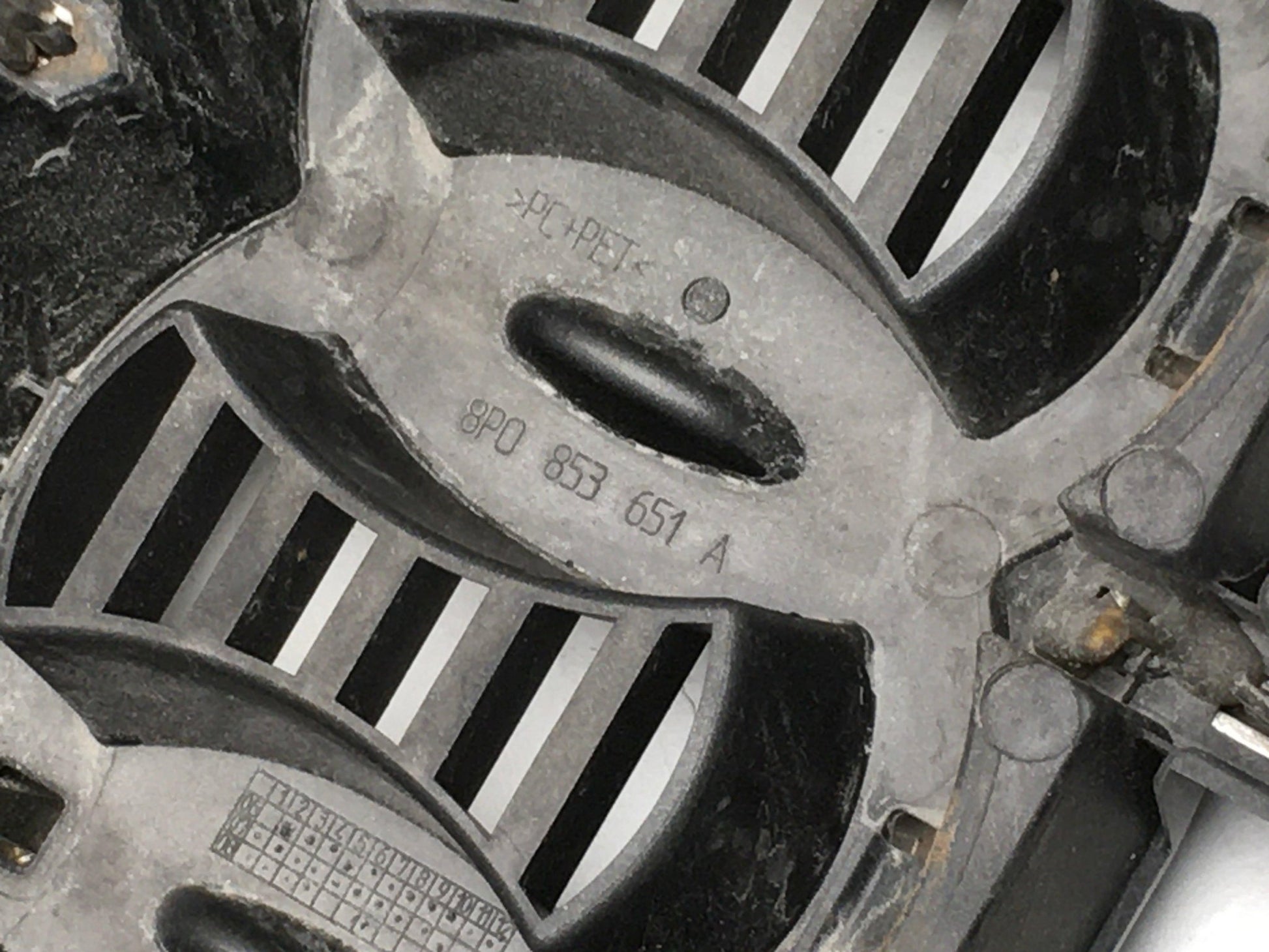 Rejilla frontal Audi S3 8P - 8P0853651A