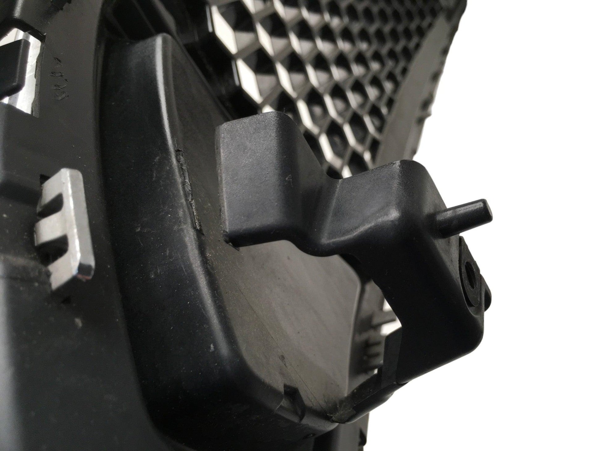 Rejilla frontal Ford Mondeo V - DS7J8200A _