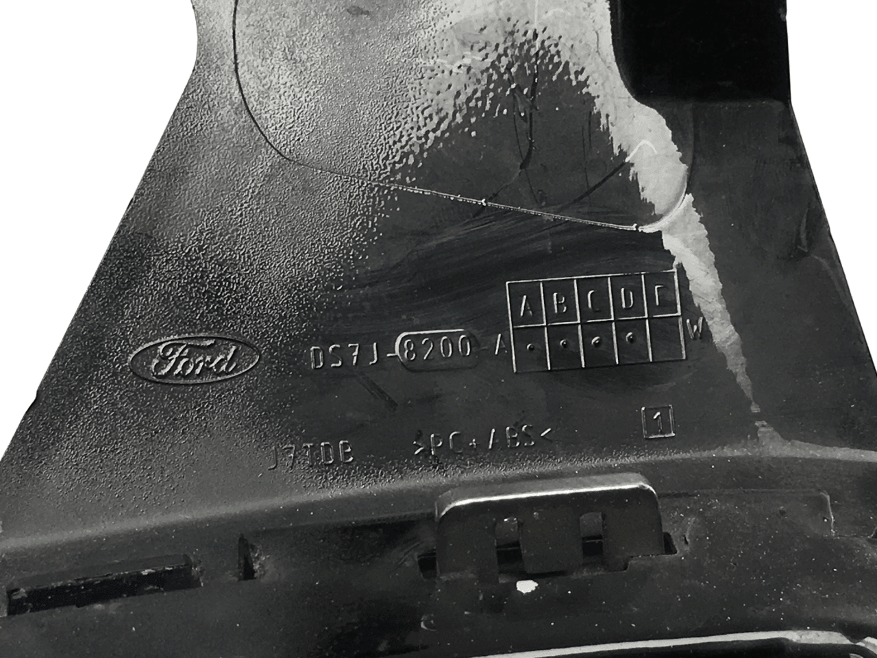 Rejilla frontal Ford Mondeo V - DS7J8200A