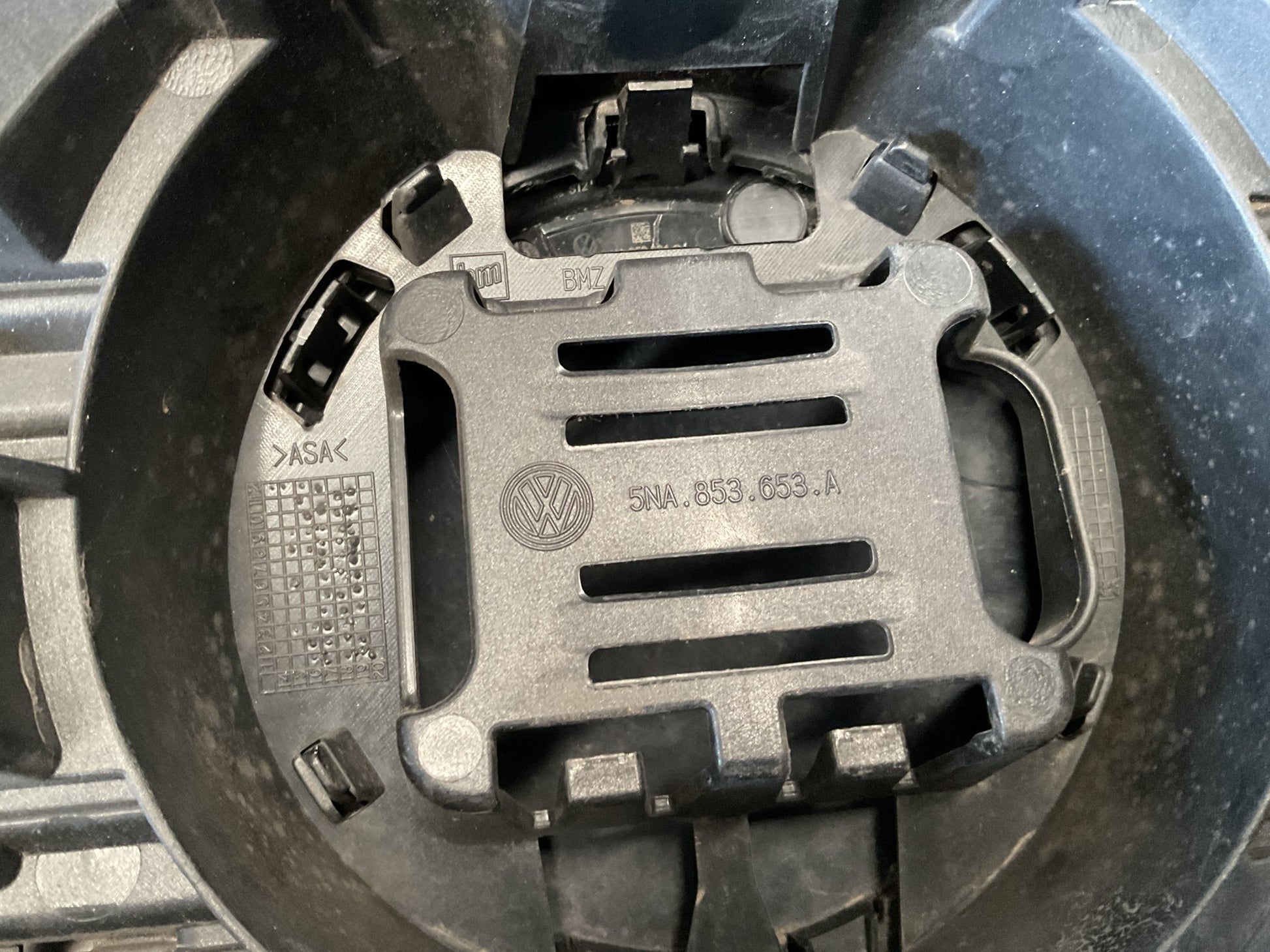 Rejilla frontal VW Tiguan 16-25 - 5NA853653A