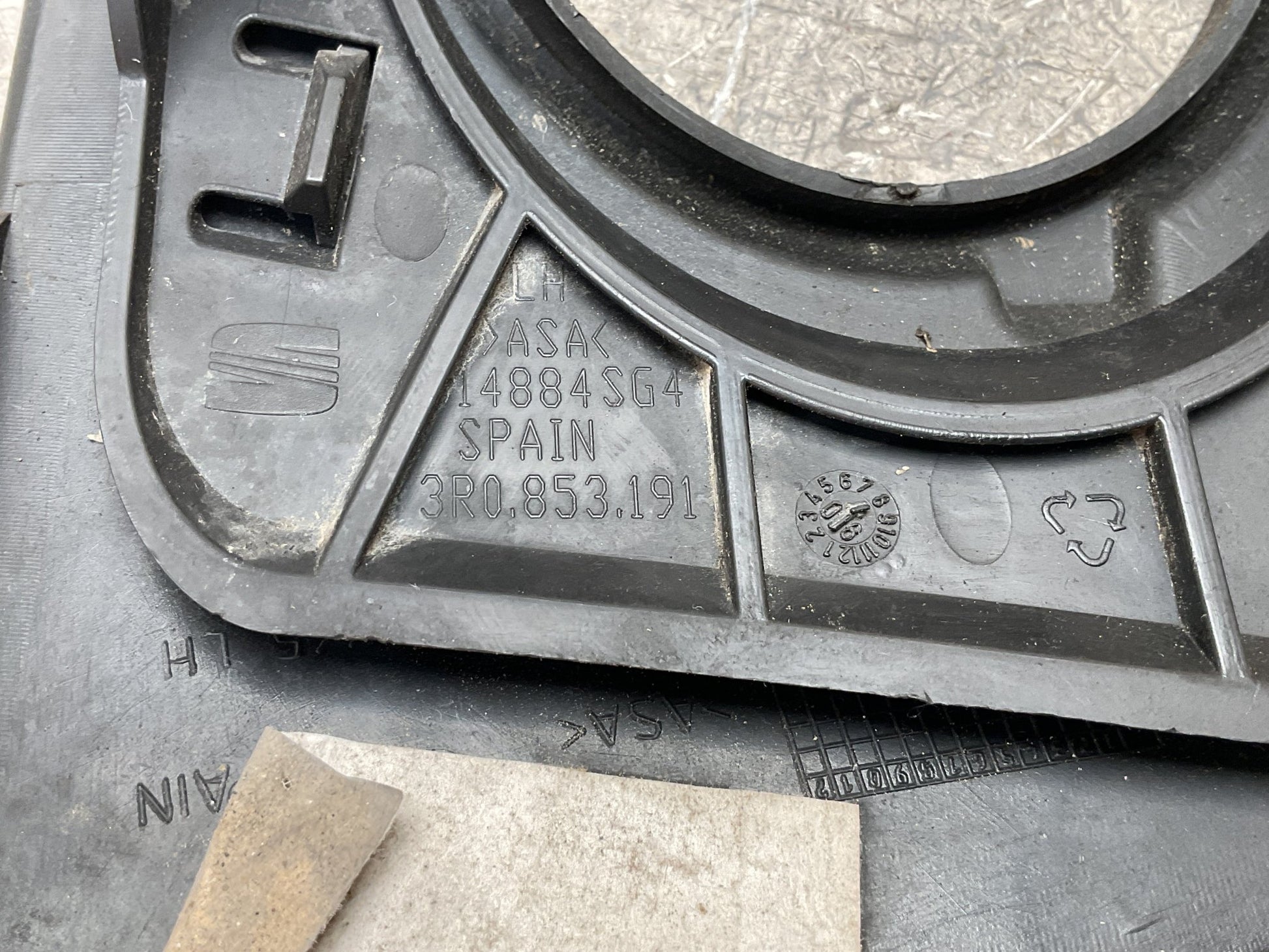 Rejilla izq Antiniebla Seat Exeo 08 - 13 - 3R0853191