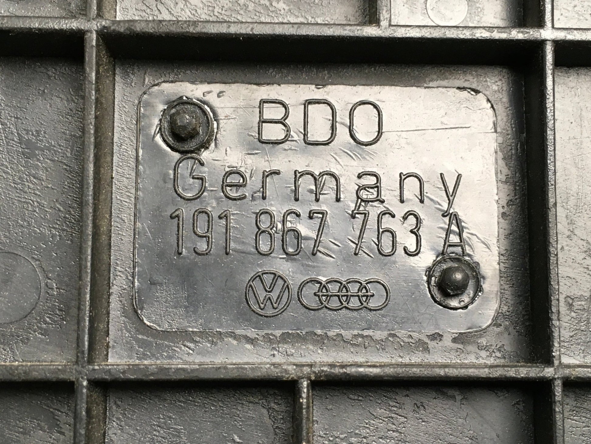 Rejilla izq Maletero VW Golf II 19E - 191867763