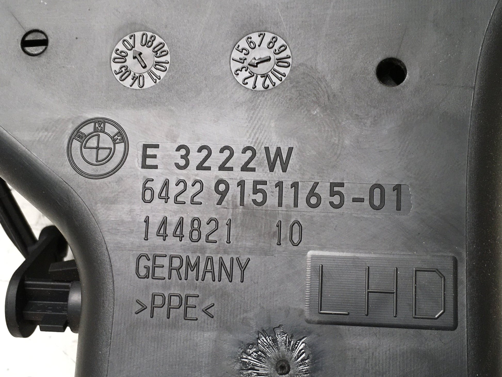 Rejilla izq Salpicadero para BMW E90 - 64229151165