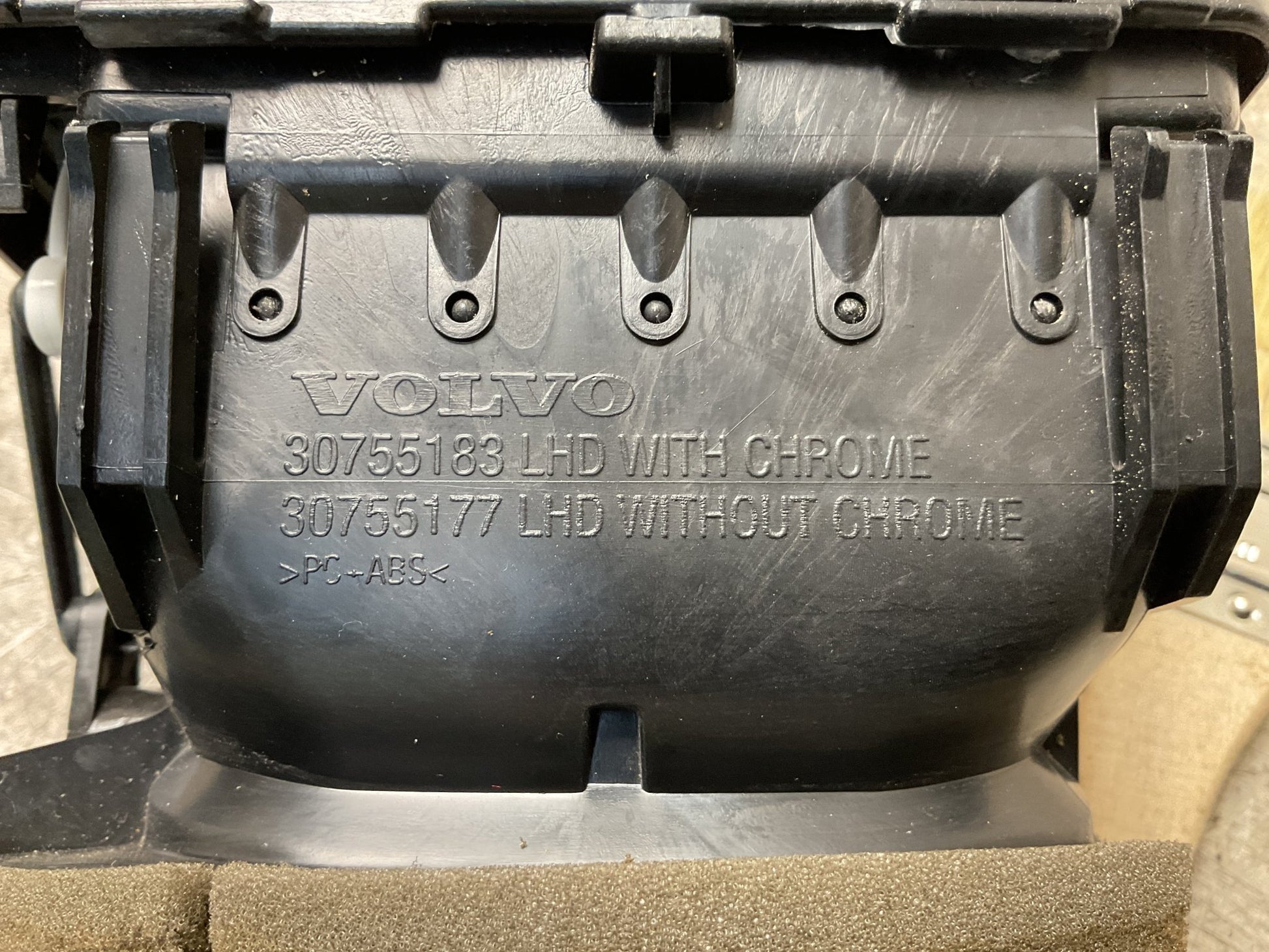 Rejilla izq salpicadero Volvo XC70 2008-2016 - 30755183