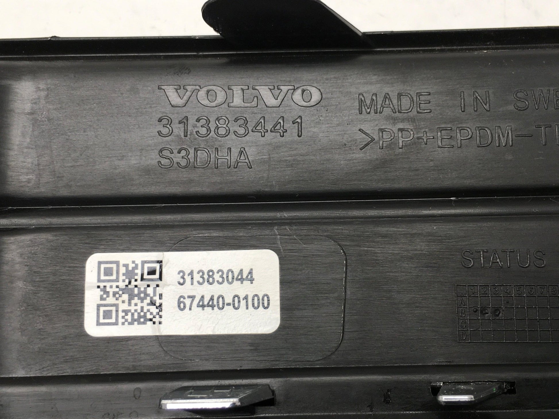 Rejilla izquierda paragolpes Volvo XC90 T8 - 31383441