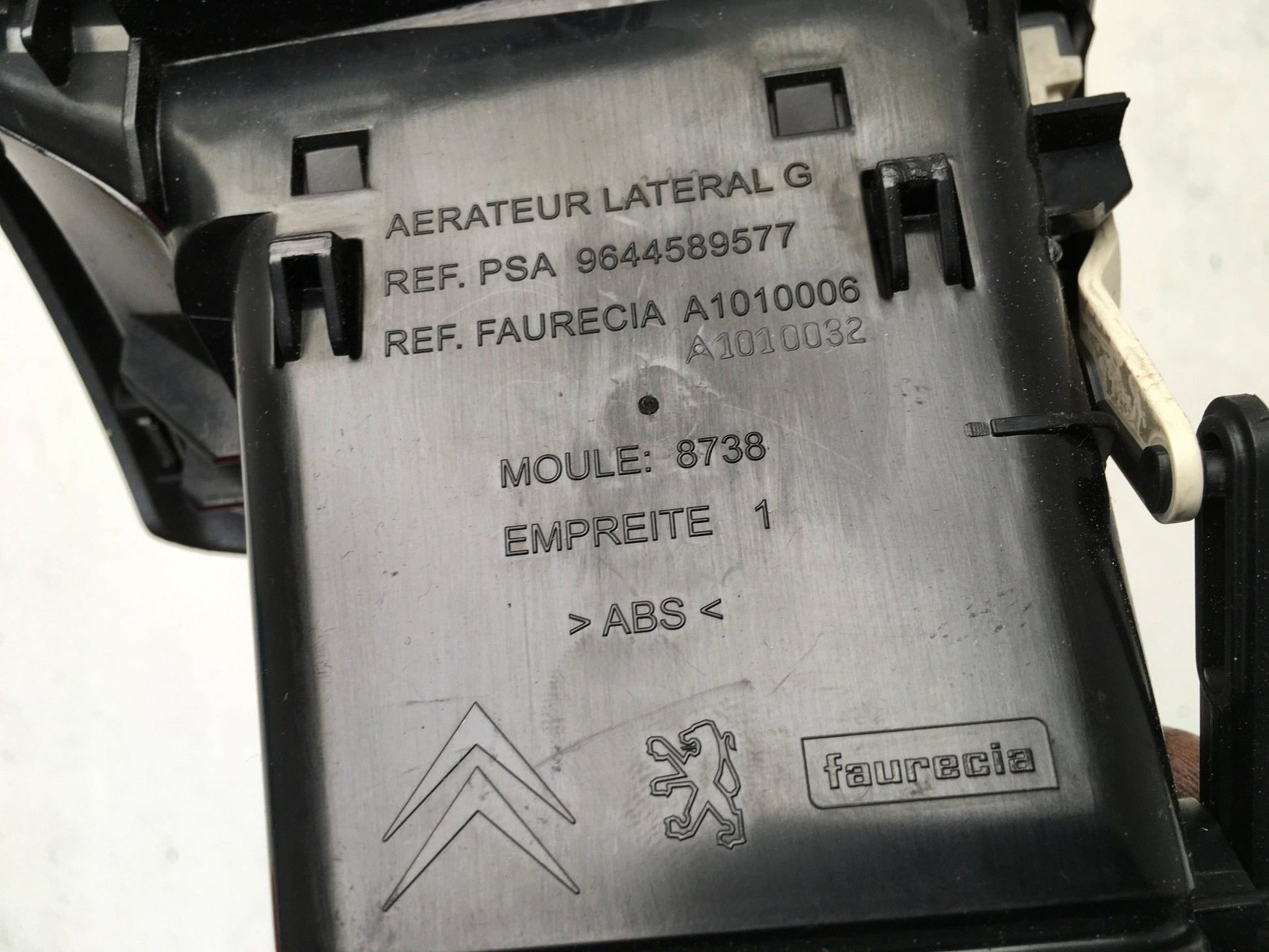 Rejilla izquierda Peugeot 407 - 9644589577