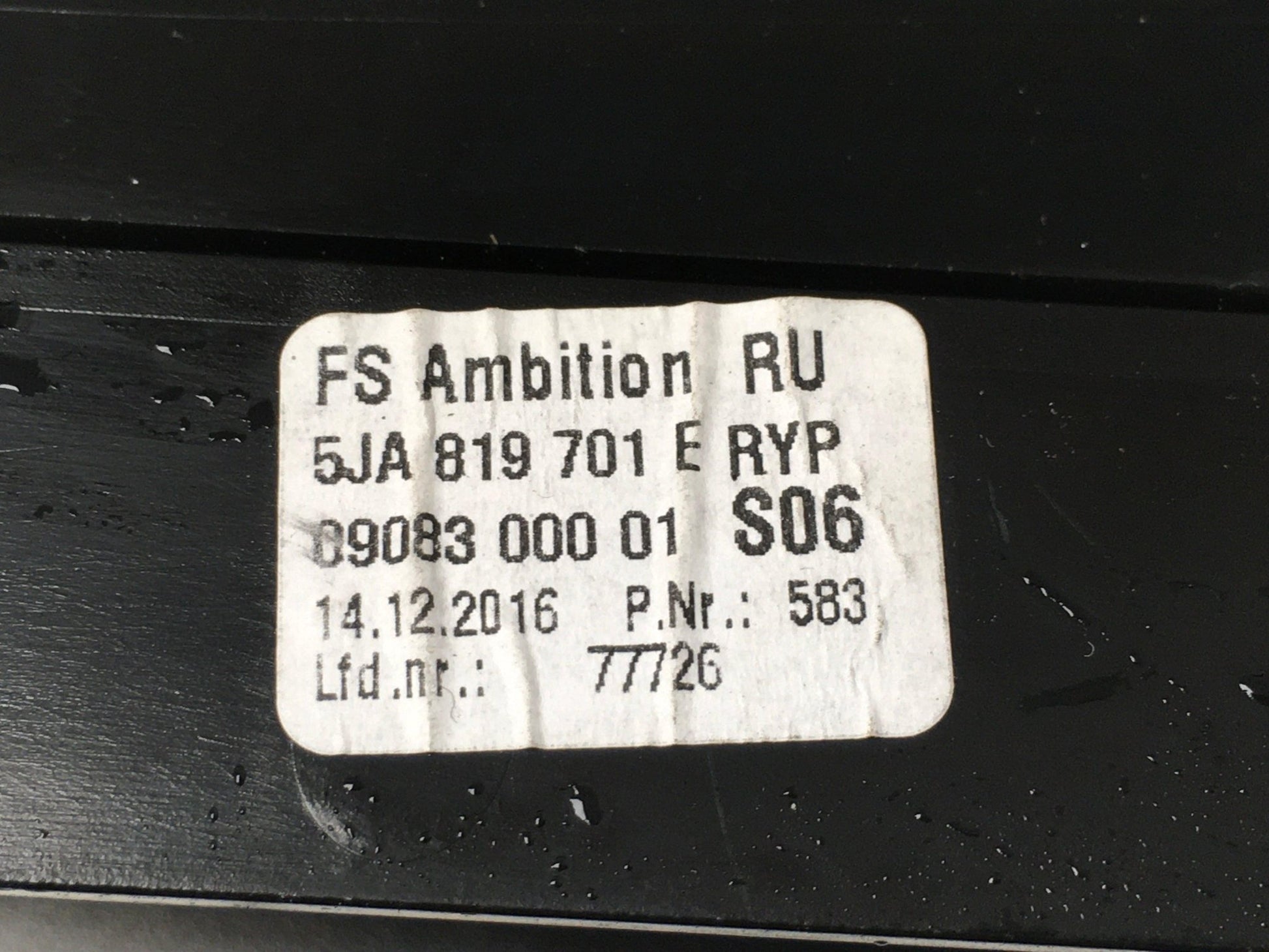 Rejilla izquierda Skoda Rapid - 5JA819701E