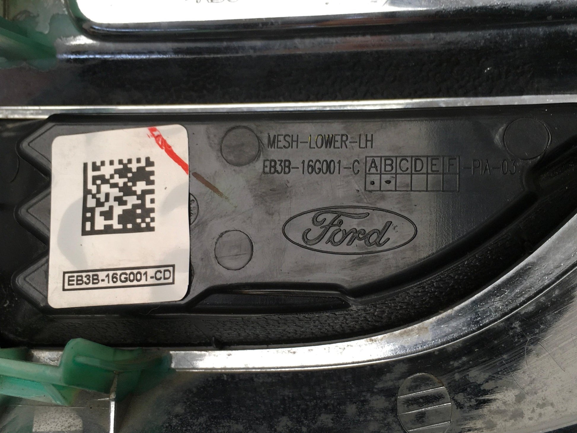 Rejilla latera izq Ford Ranger TKE - EB3B16G001C