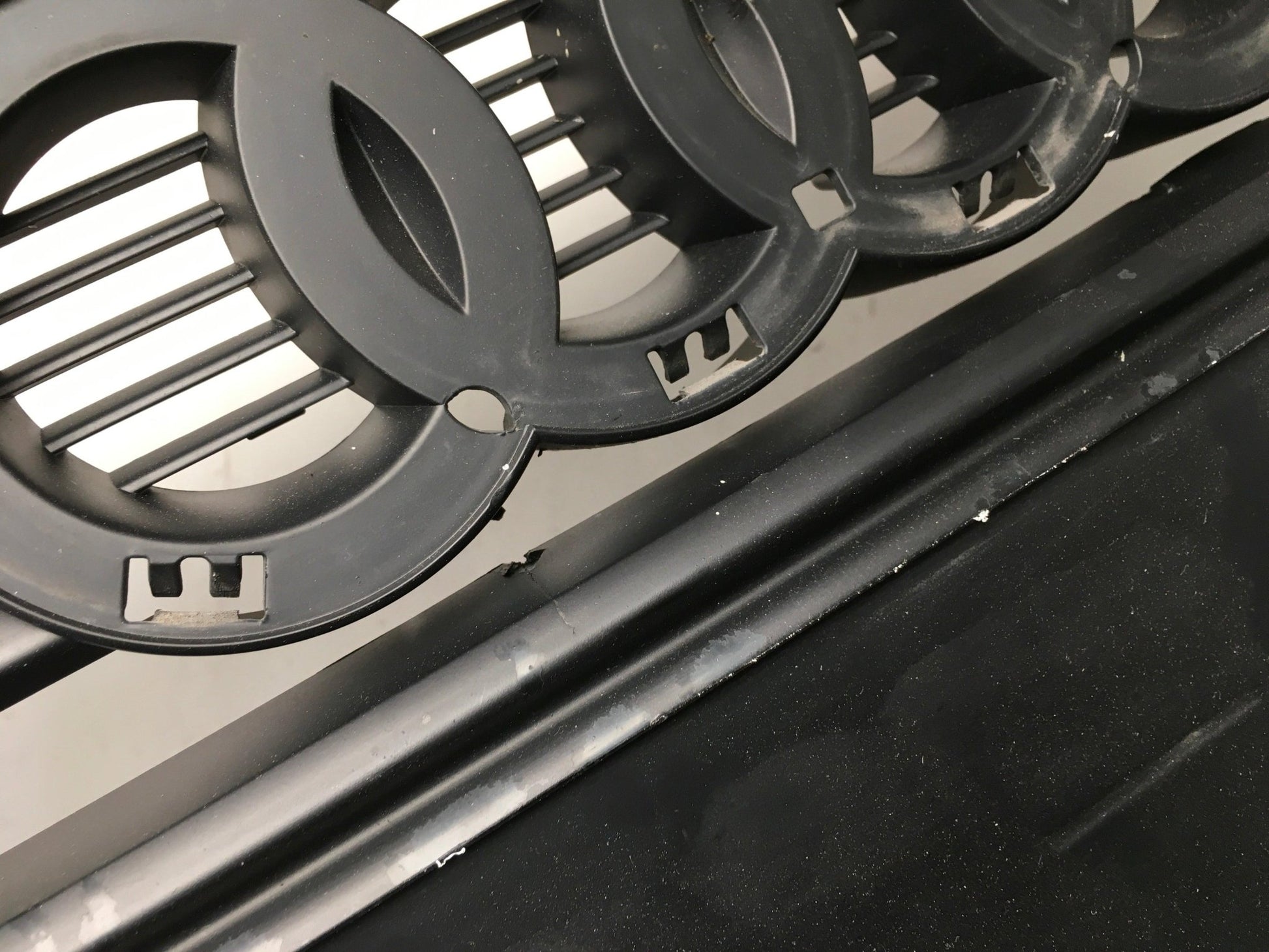 Rejilla radiador Audi A1 8XA - 8XA853651B_