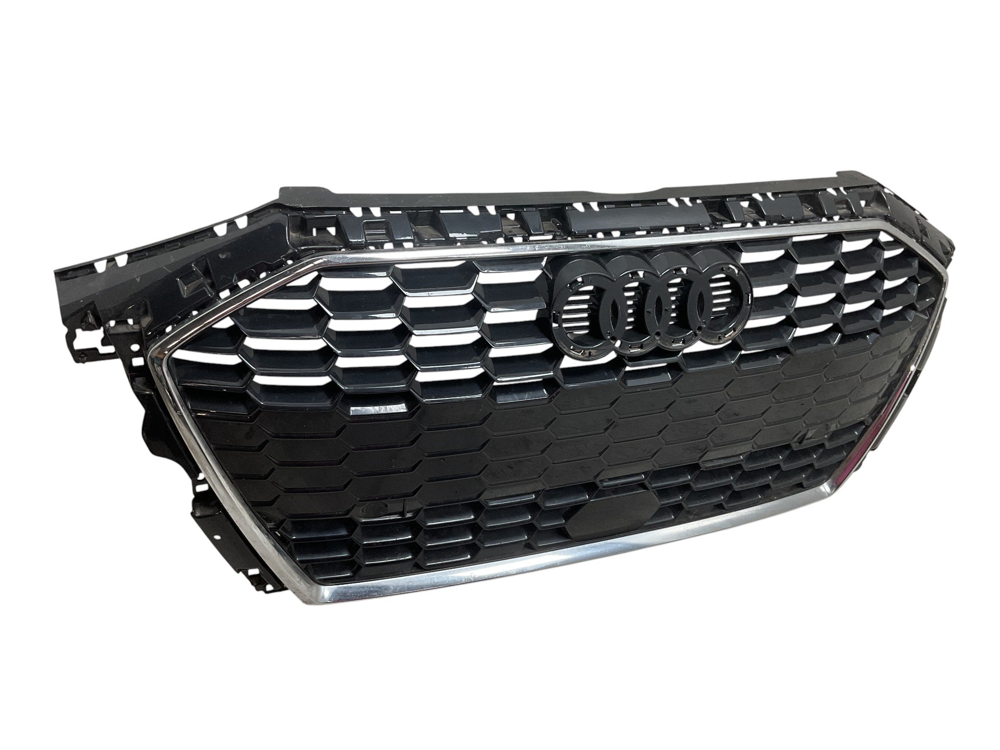 Rejilla Radiador Audi A3 20-24 - 8Y0853651A _