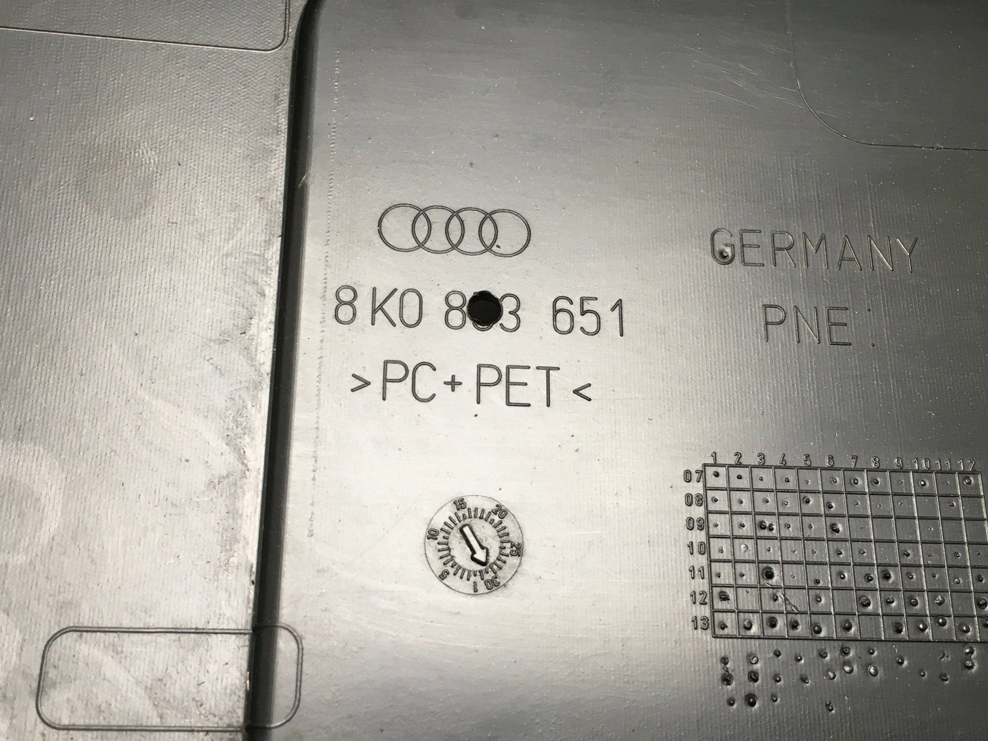 Rejilla radiador Audi A4 B8 - 8K0853651