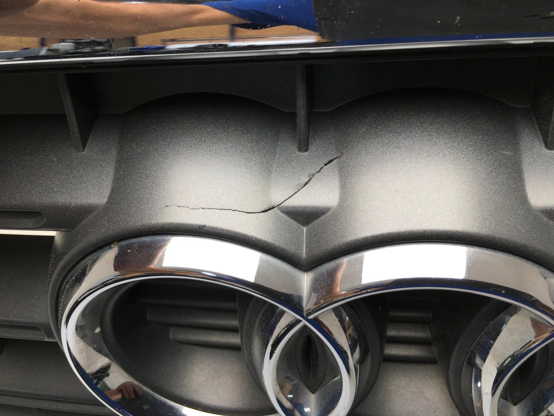 Rejilla radiador Audi A4 B8 - 8K0853651