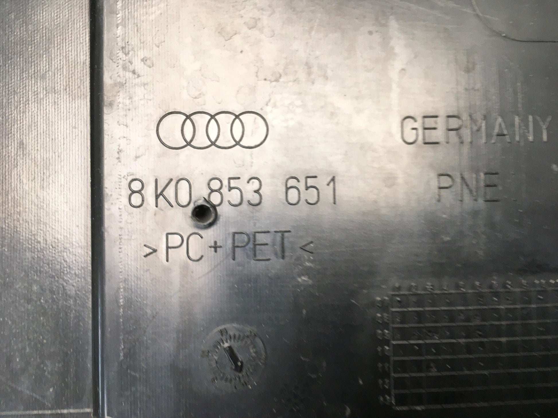 Rejilla radiador Audi A4 B8 - 8K0853651