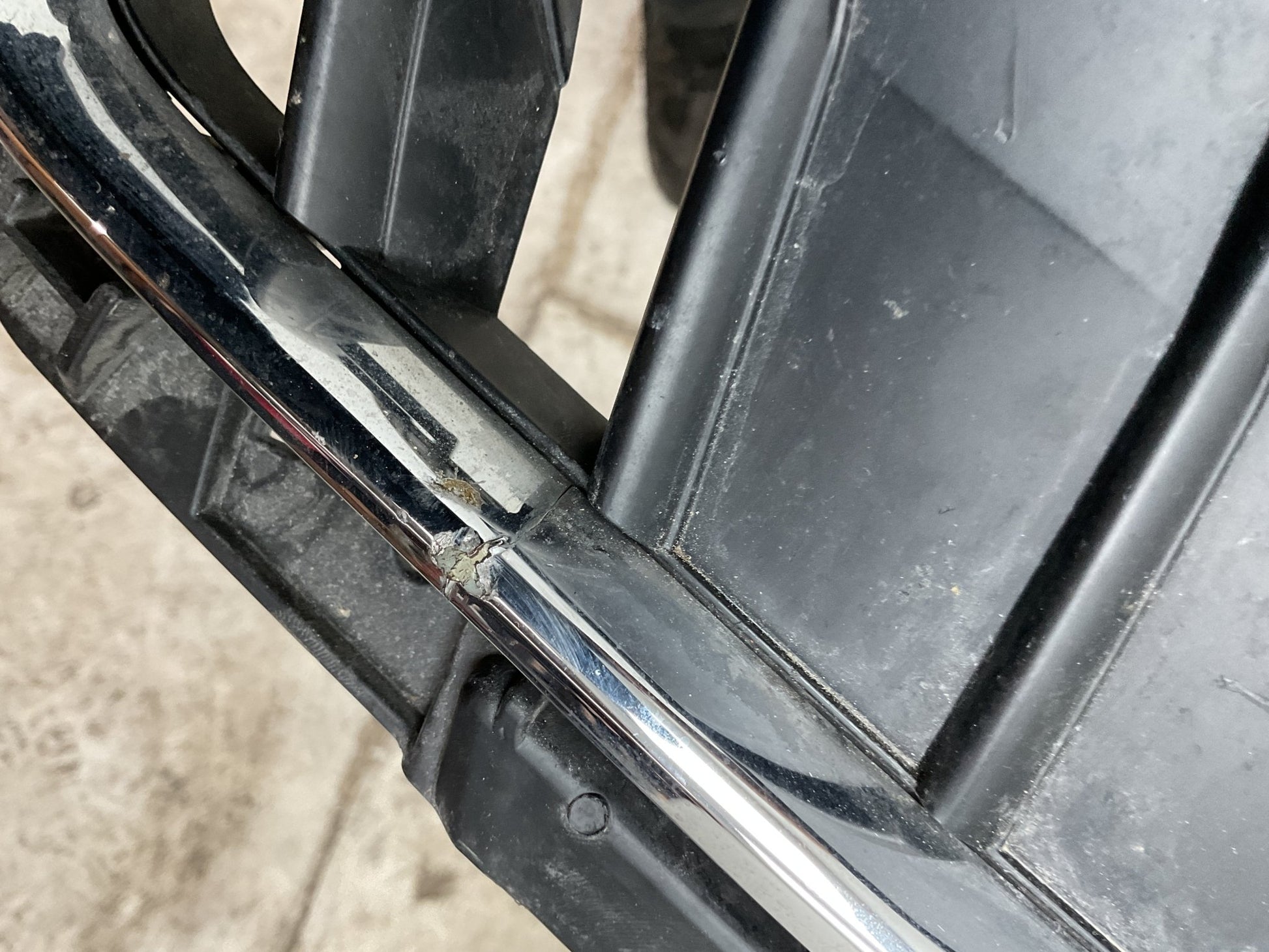 Rejilla Radiador Audi A4 - 8W0853651