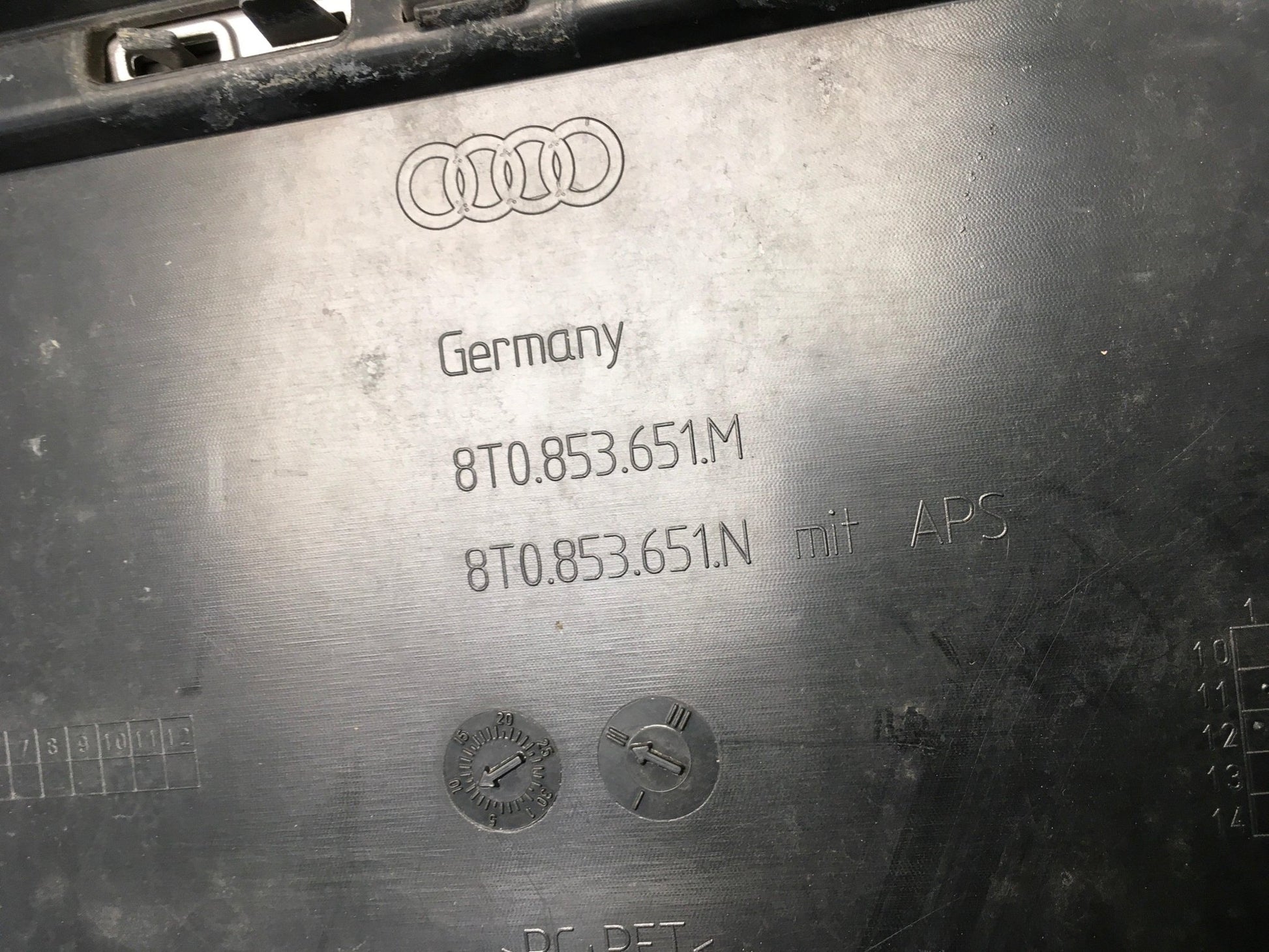 Rejilla Radiador Audi A5 8T - 8T0853651M