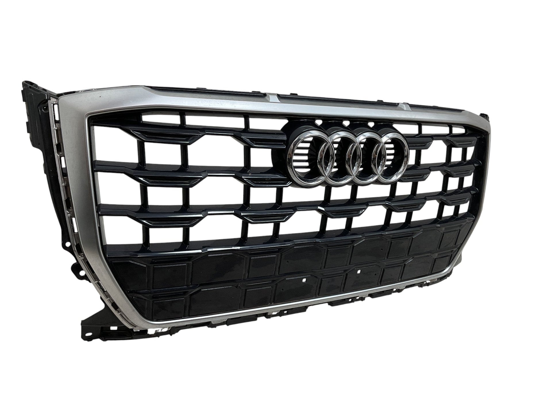 Rejilla Radiador Audi Q2 2020-2023 - 81A853651 _