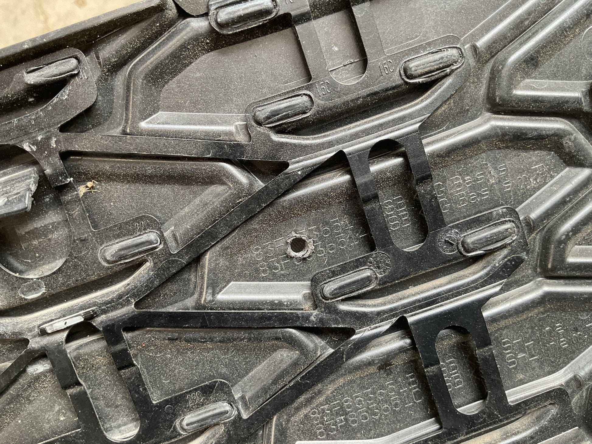 Rejilla Radiador Audi Q3 18-25 - 83F853651C