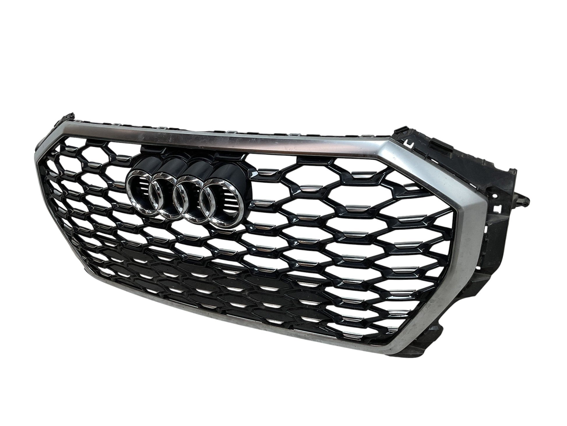 Rejilla Radiador Audi Q3 2019-2025 - 83F853651 _