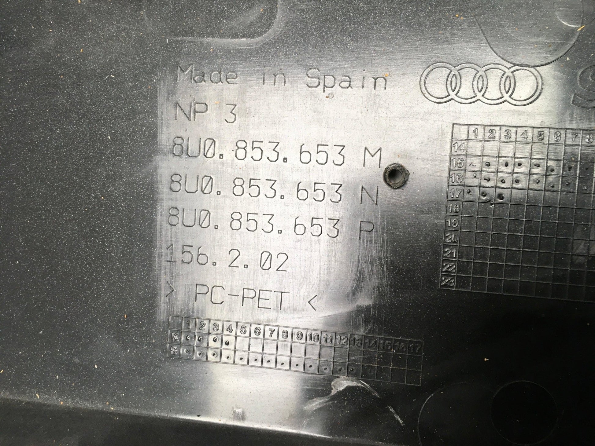 Rejilla Radiador Audi Q3 8U Renovado - 8U0853653M