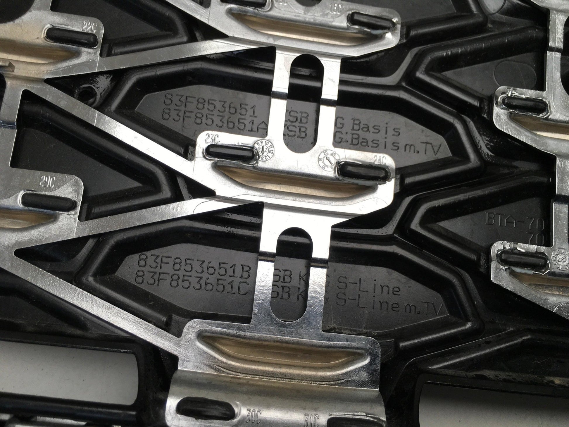 Rejilla Radiador Audi Q3 F3 - 83F853651B _