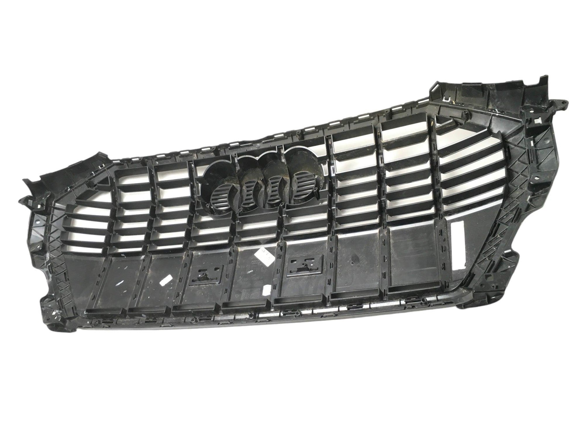 Rejilla radiador Audi Q3 F3 - 83A853651E