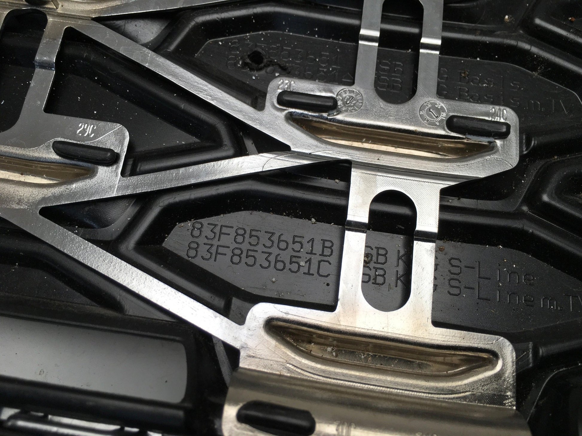 Rejilla Radiador Audi Q3 F3 - 83F853651B_