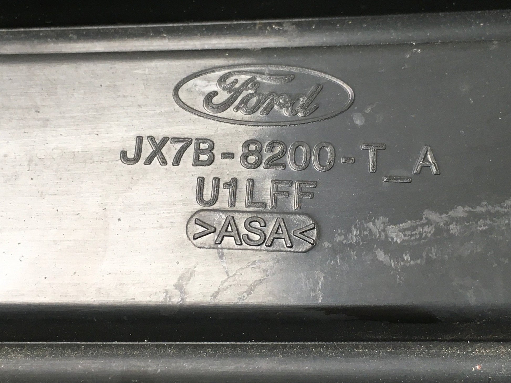 Rejilla Radiador Ford Focus IV ST Line - JX7B8200T