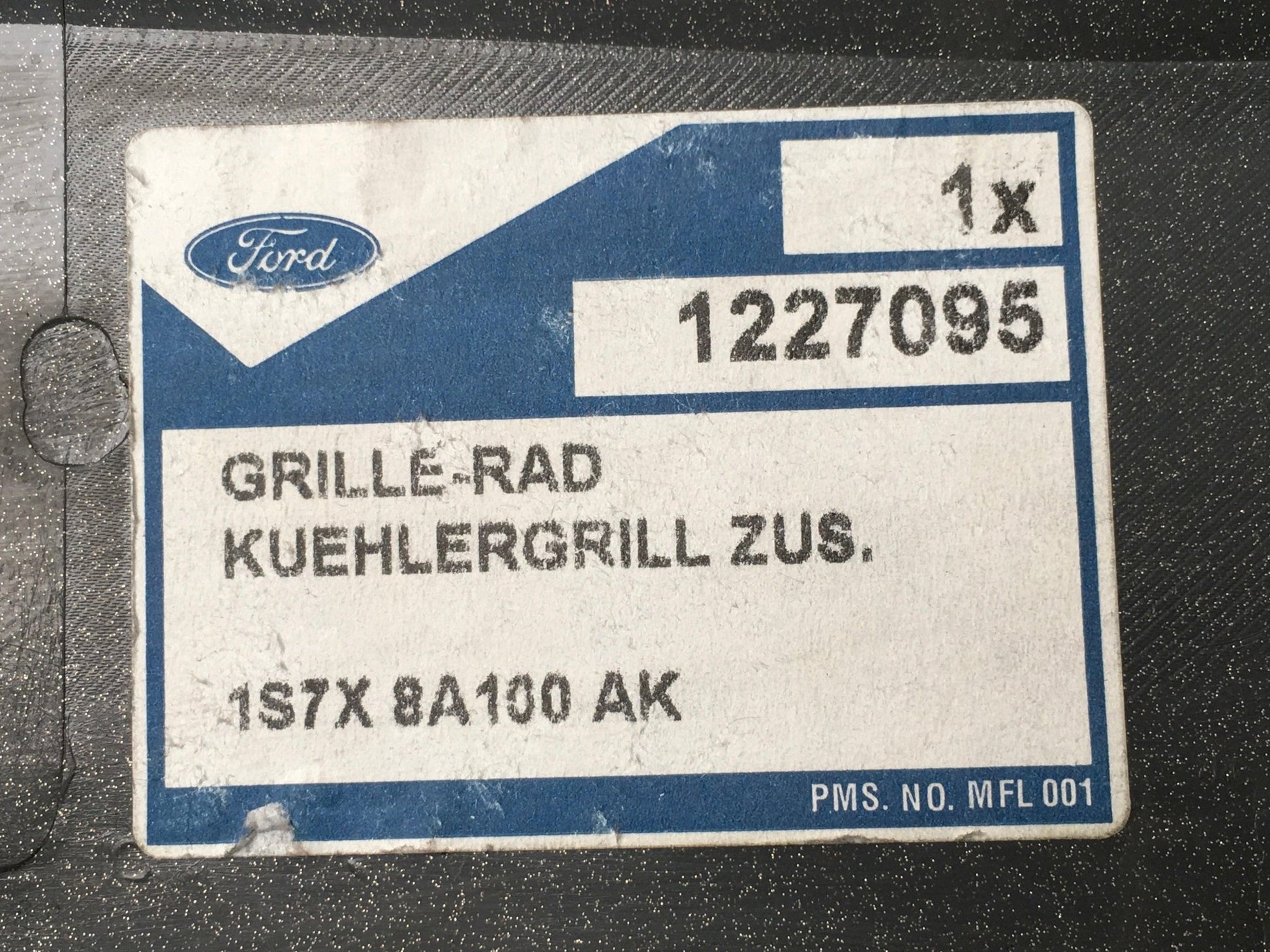 Rejilla radiador Ford Mondeo II - 1S7X8A100AK