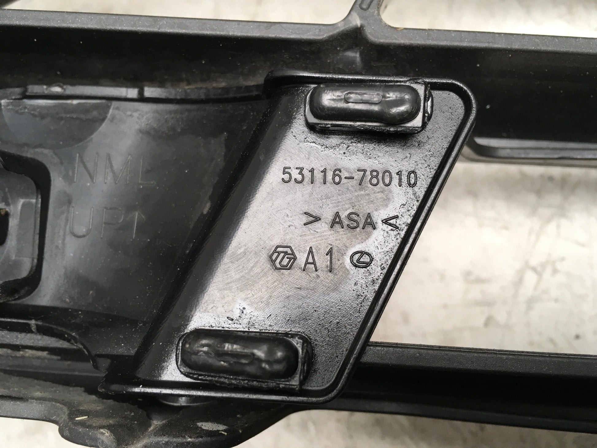 Rejilla Radiador Lexus NX 300h Z10 Fase 2 - 5310178110 _