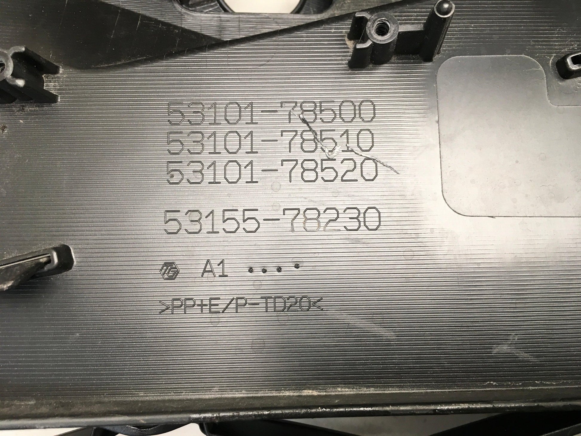 Rejilla Radiador Lexus NX Z10 - 5310178500