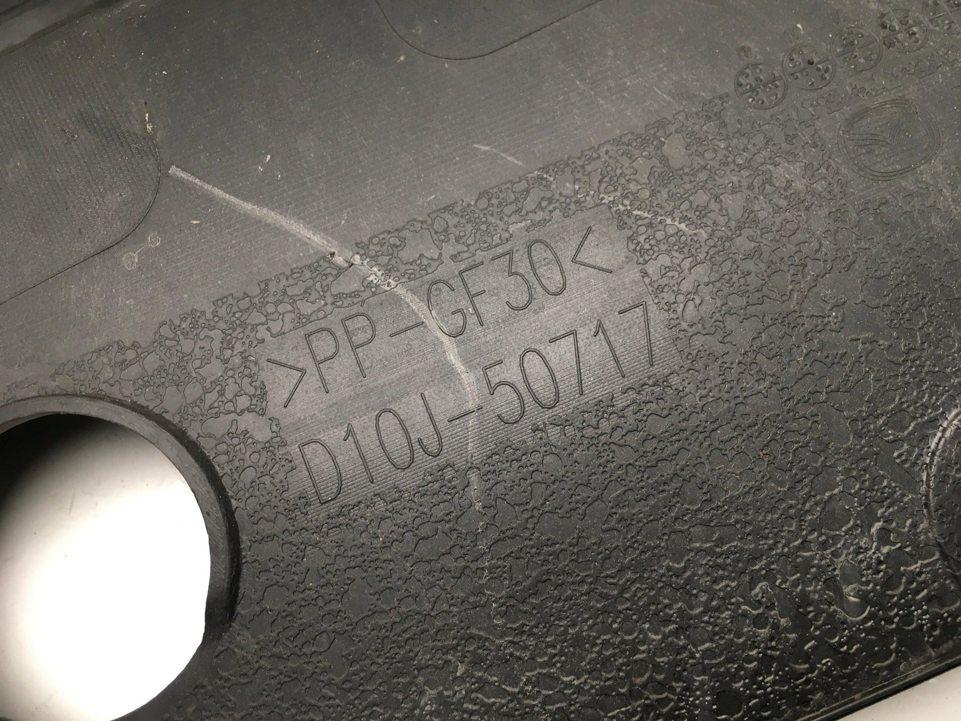 Rejilla Radiador Mazda CX - 3 - DL8W50712