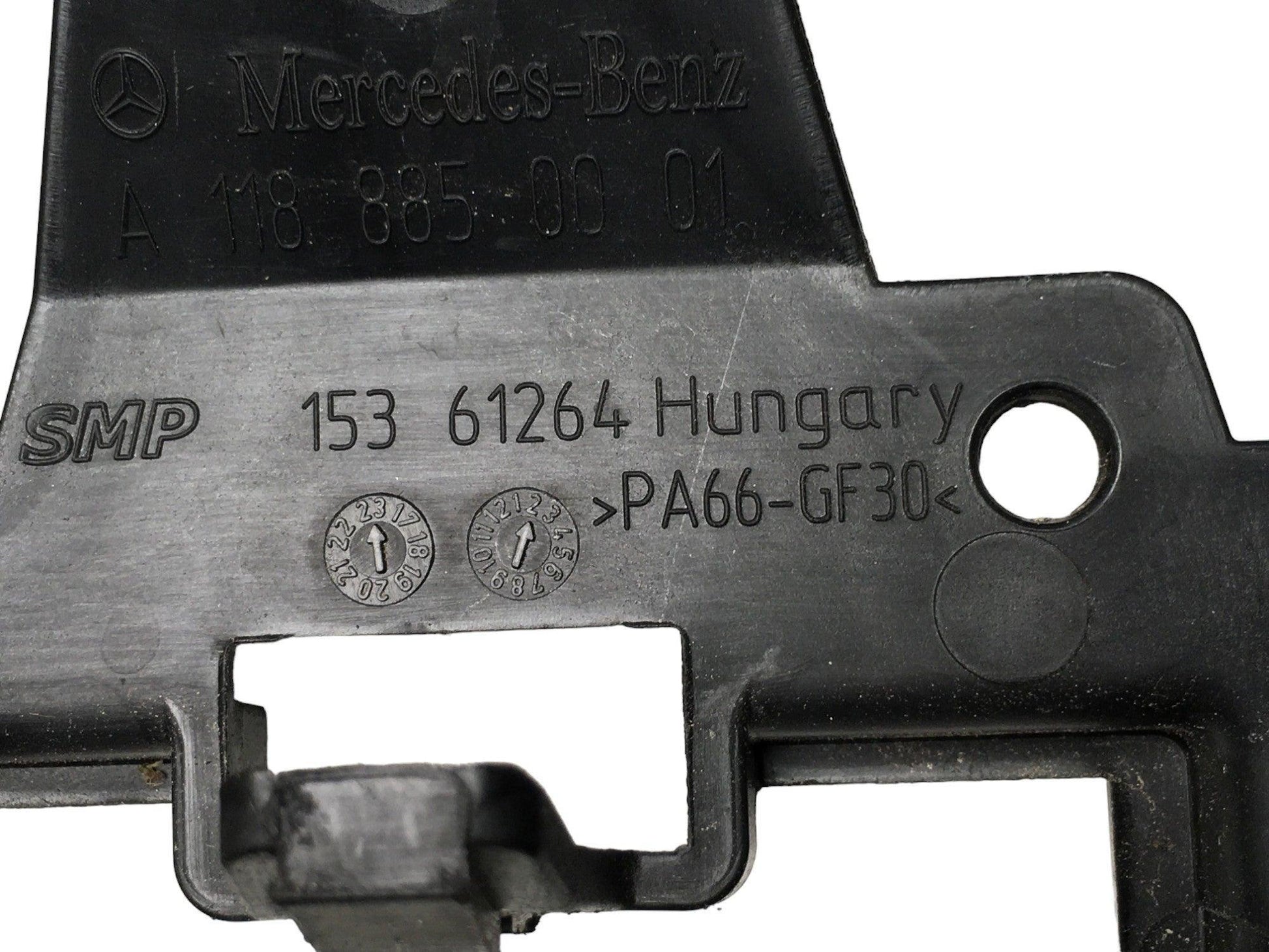 Rejilla radiador Mercedes C118 - A1188880000