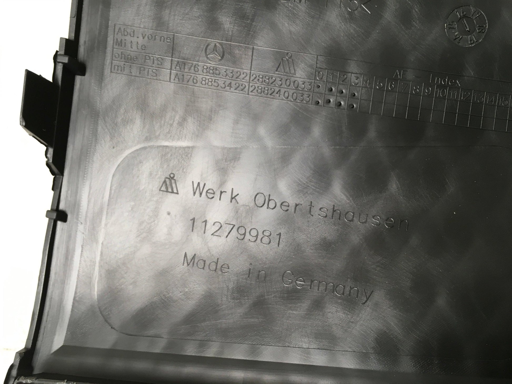 Rejilla radiador Mercedes W176 - A1768853322