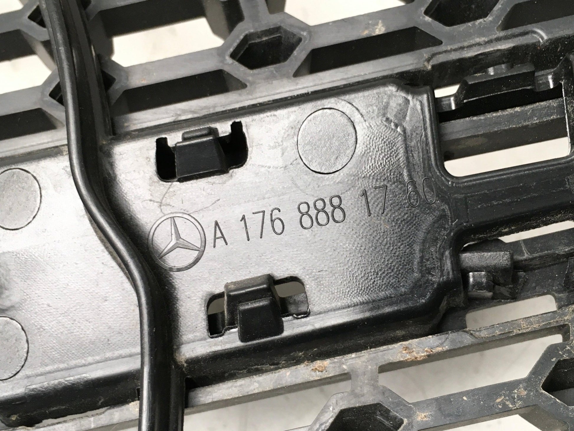 Rejilla radiador Mercedes W176 Fase 2 - A1768881760