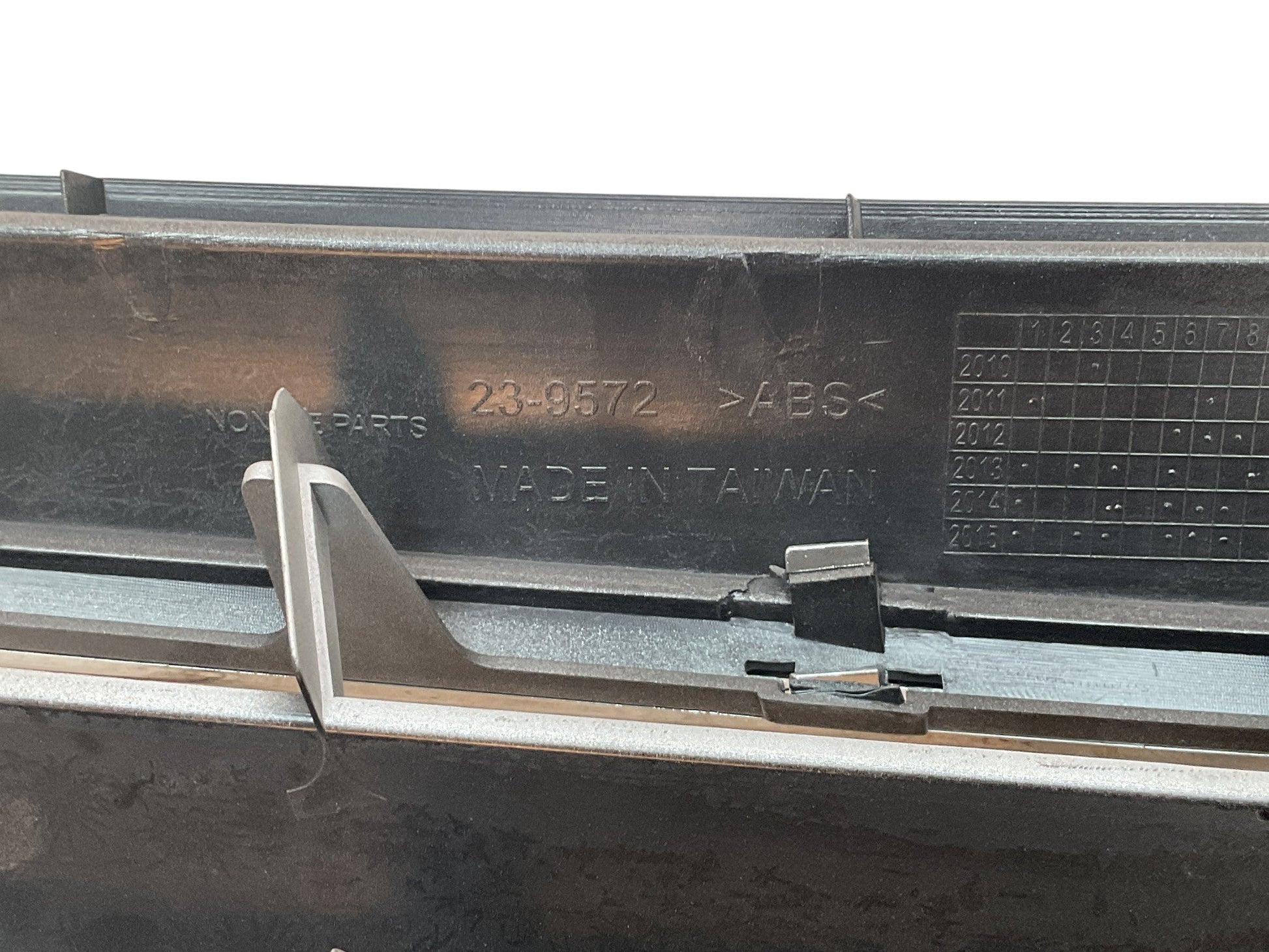 Rejilla radiador Mercedes‑Benz C‑Clase E 07 - 17 - 2048800023