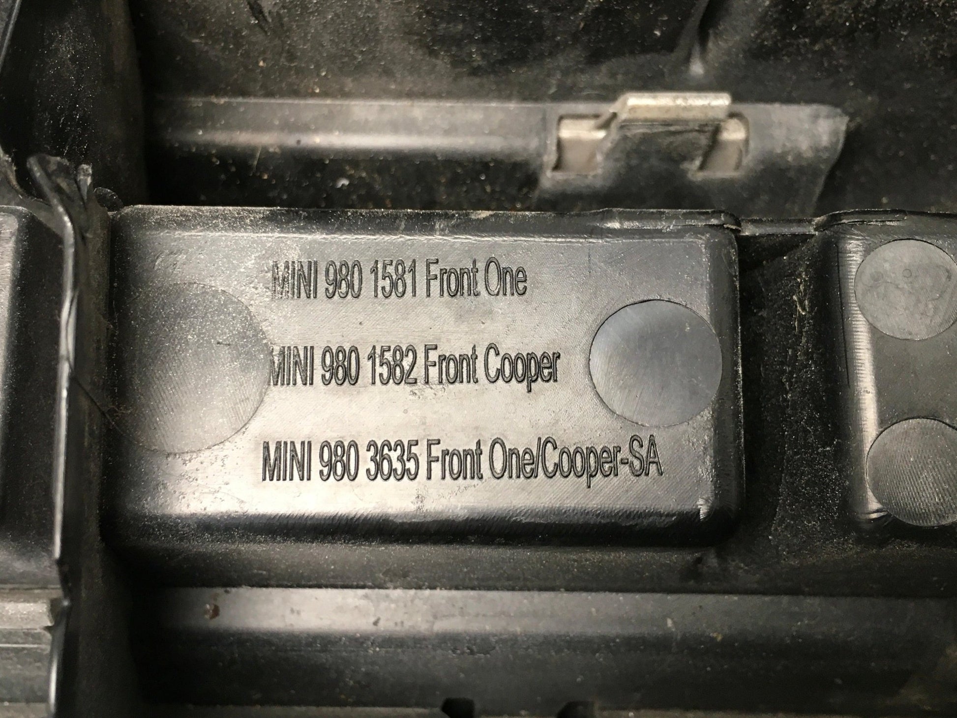 Rejilla radiador Mini Countryman R60 - 9801581