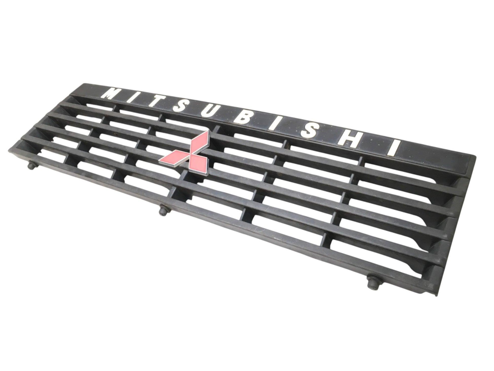 Rejilla Radiador Mitsubishi Montero L040 - MB383527 _