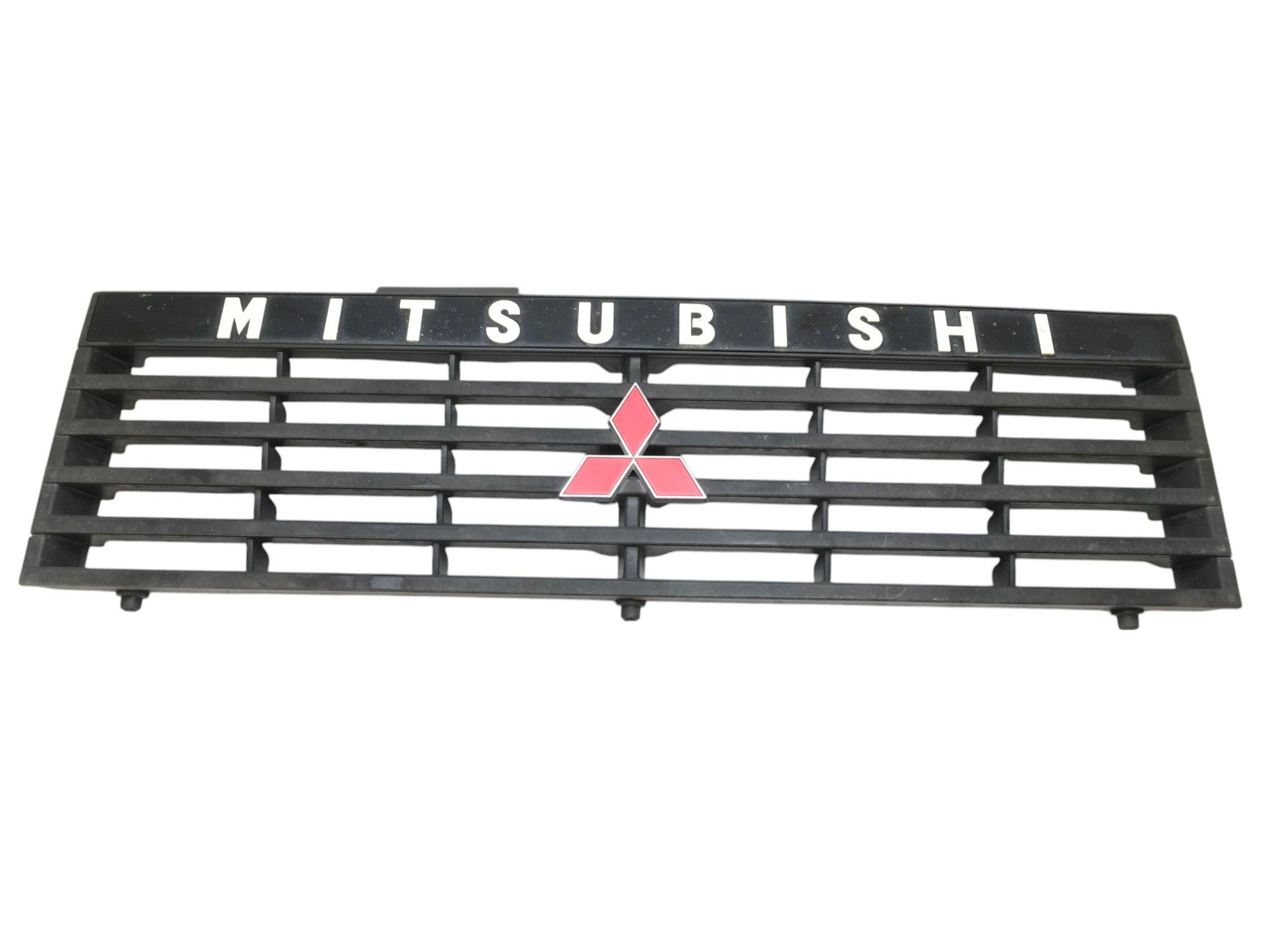 Rejilla Radiador Mitsubishi Montero L040 - MB383527 _