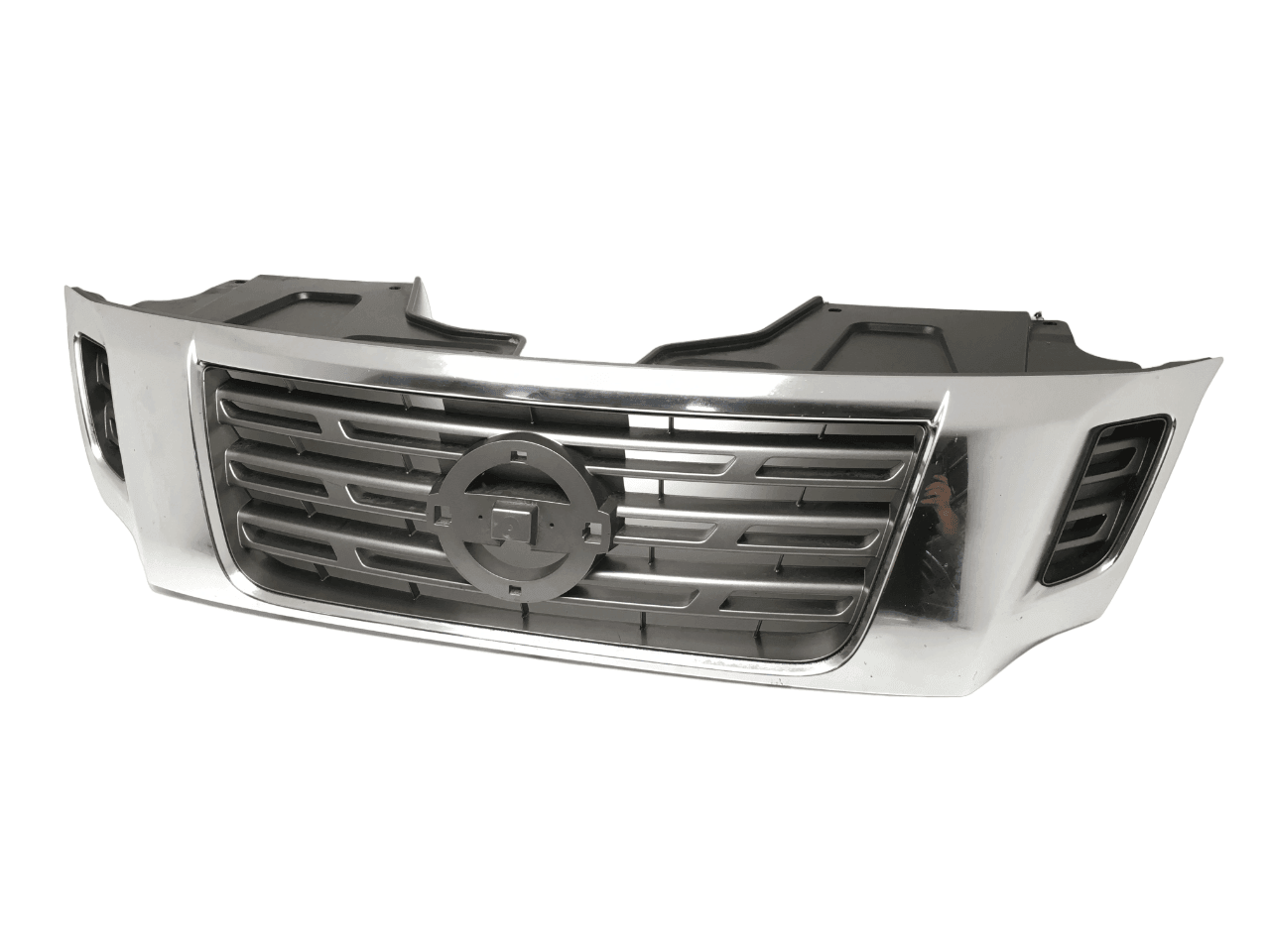 Rejilla Radiador Nissan Navara D23 - 623104KJ1B