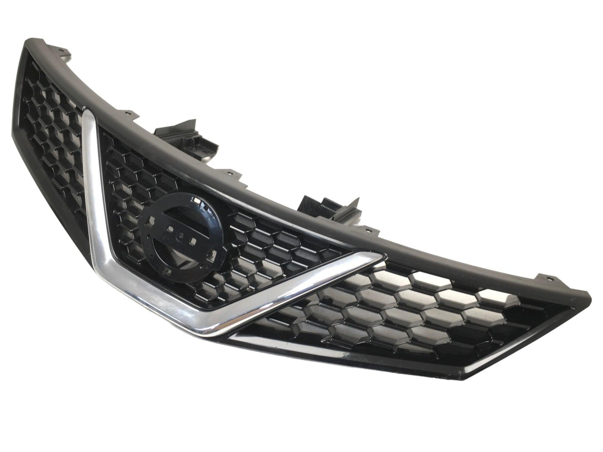 Rejilla Radiador Nissan Pulsar C13 - 623103ZL0A