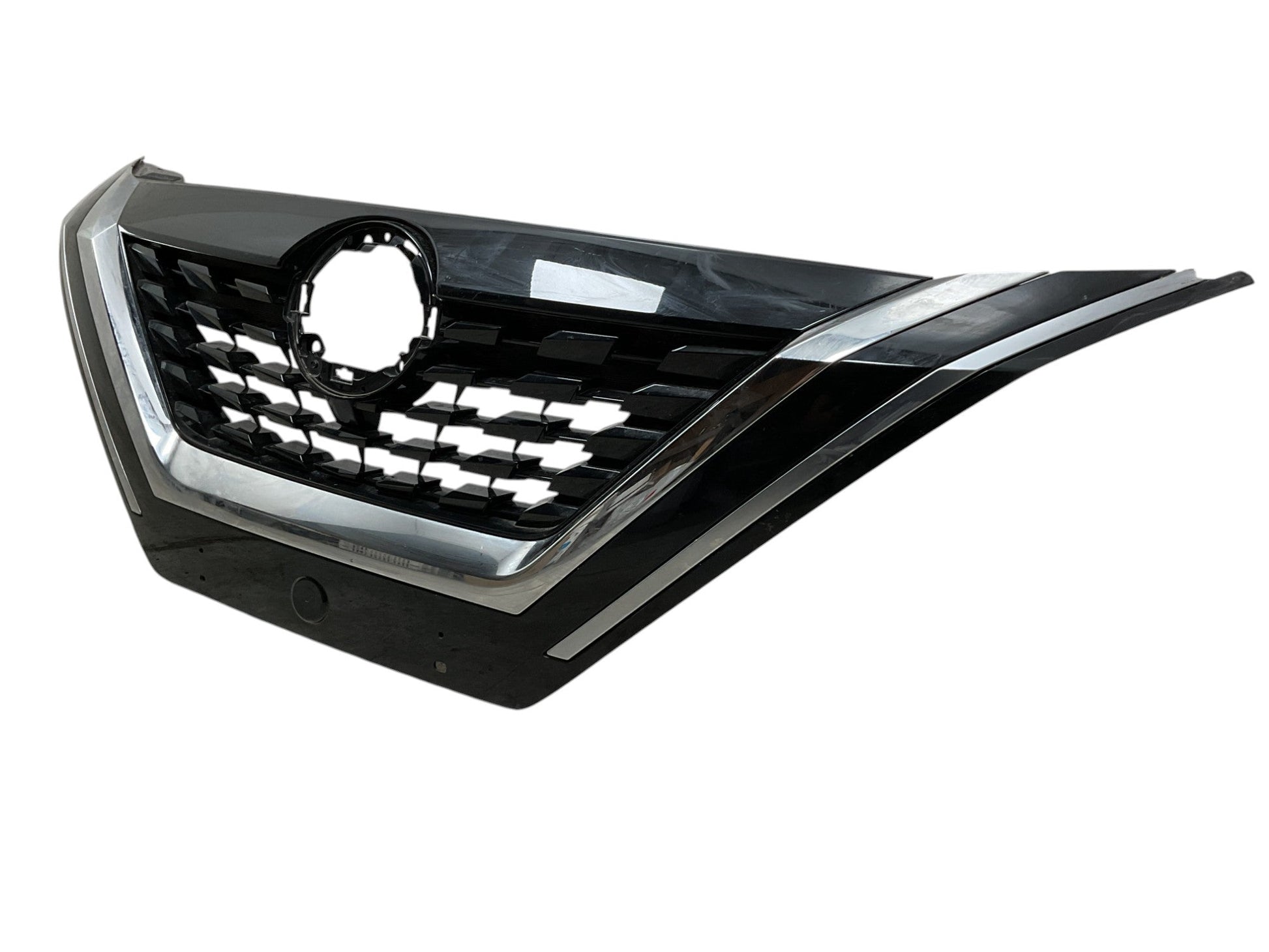 Rejilla Radiador Nissan Qashqai e-Power 22-25 - 7601U100