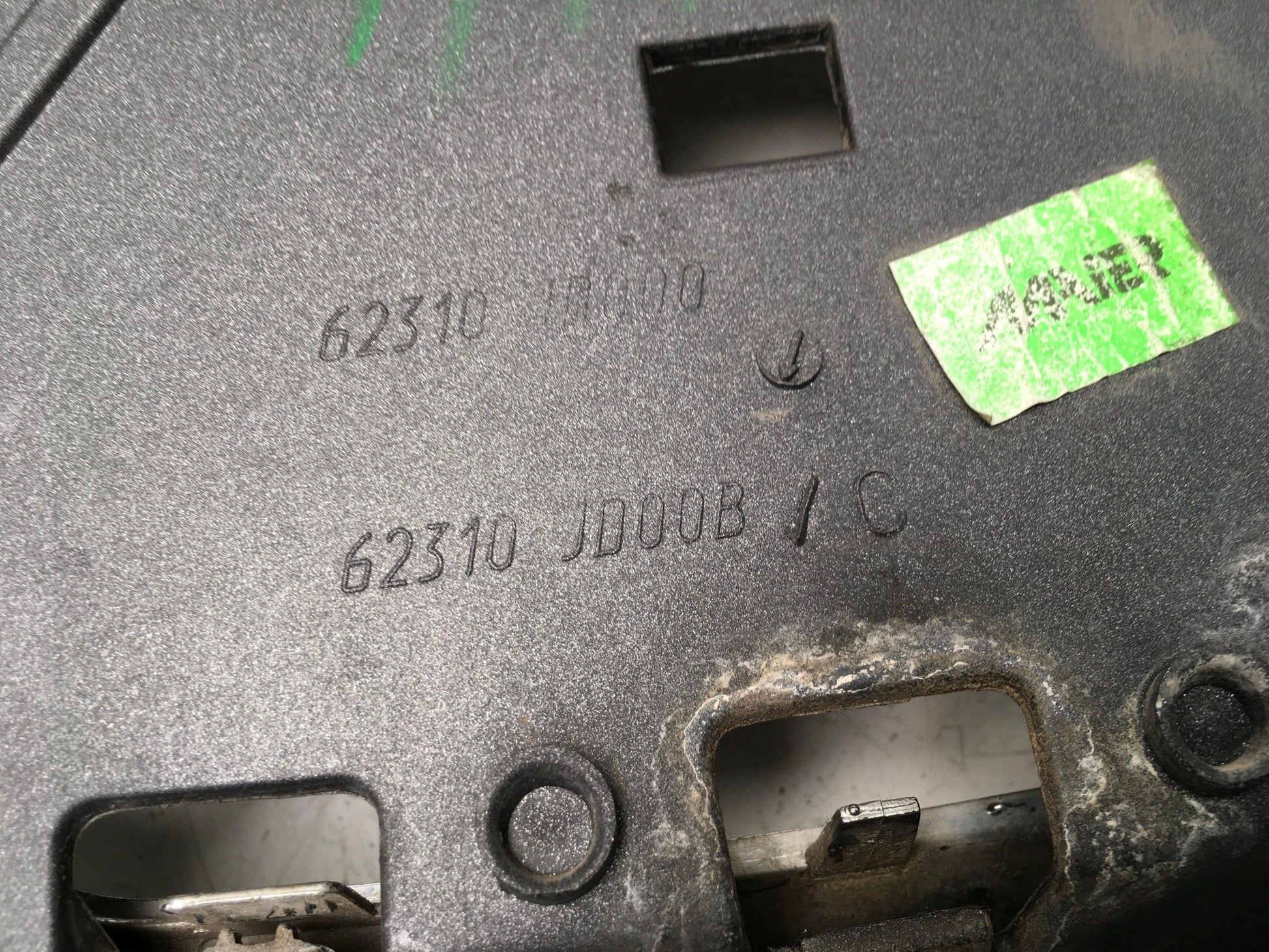 Rejilla radiador Nissan Qashqai J10 - 62310JD00B