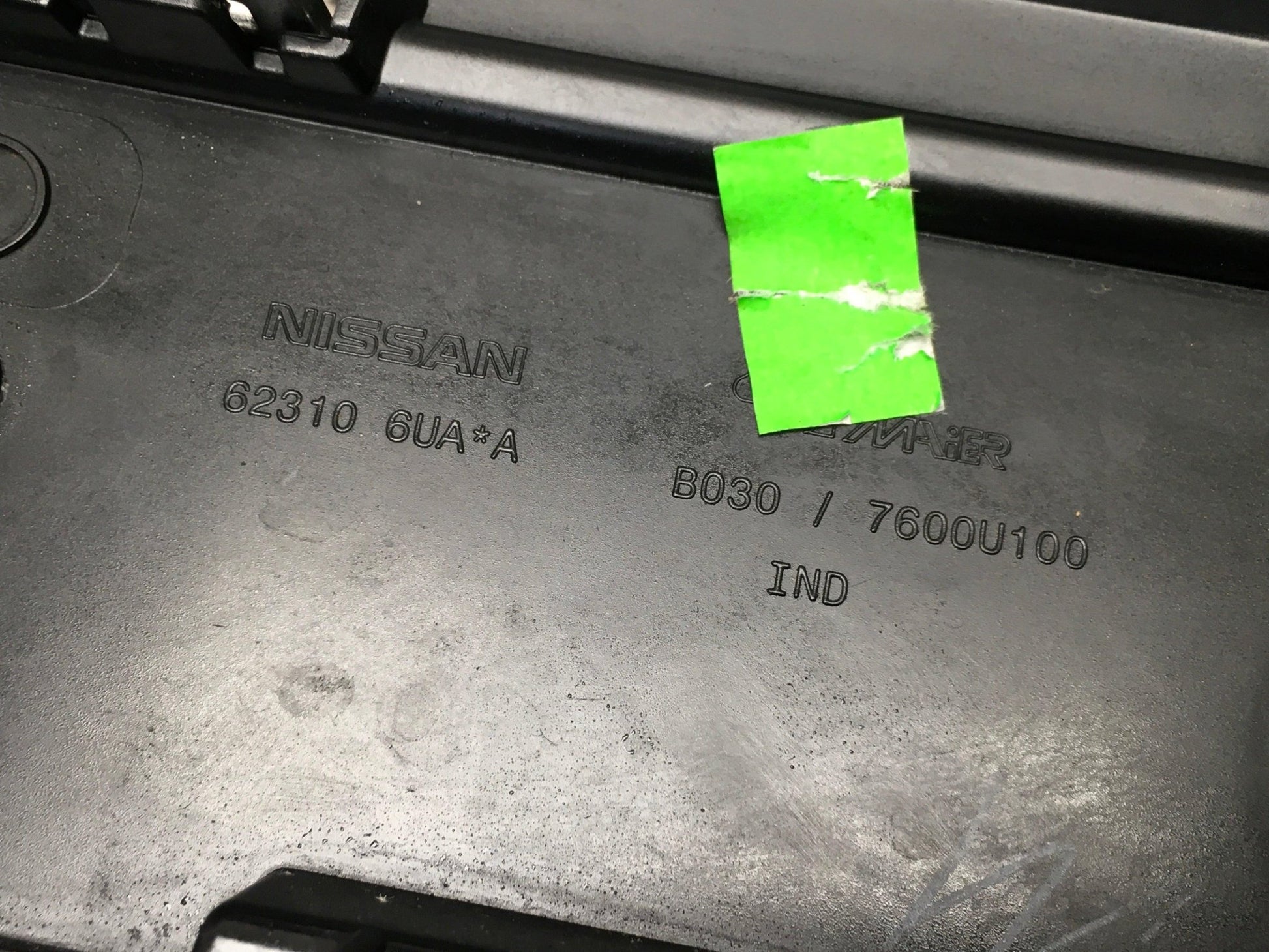 Rejilla Radiador Nissan Qashqai J11 - 623106UAA