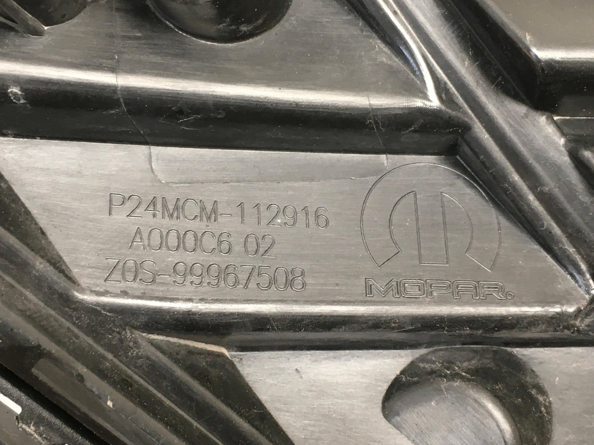 Rejilla Radiador Peugeot e - 2008 Fase2 - 9860492880