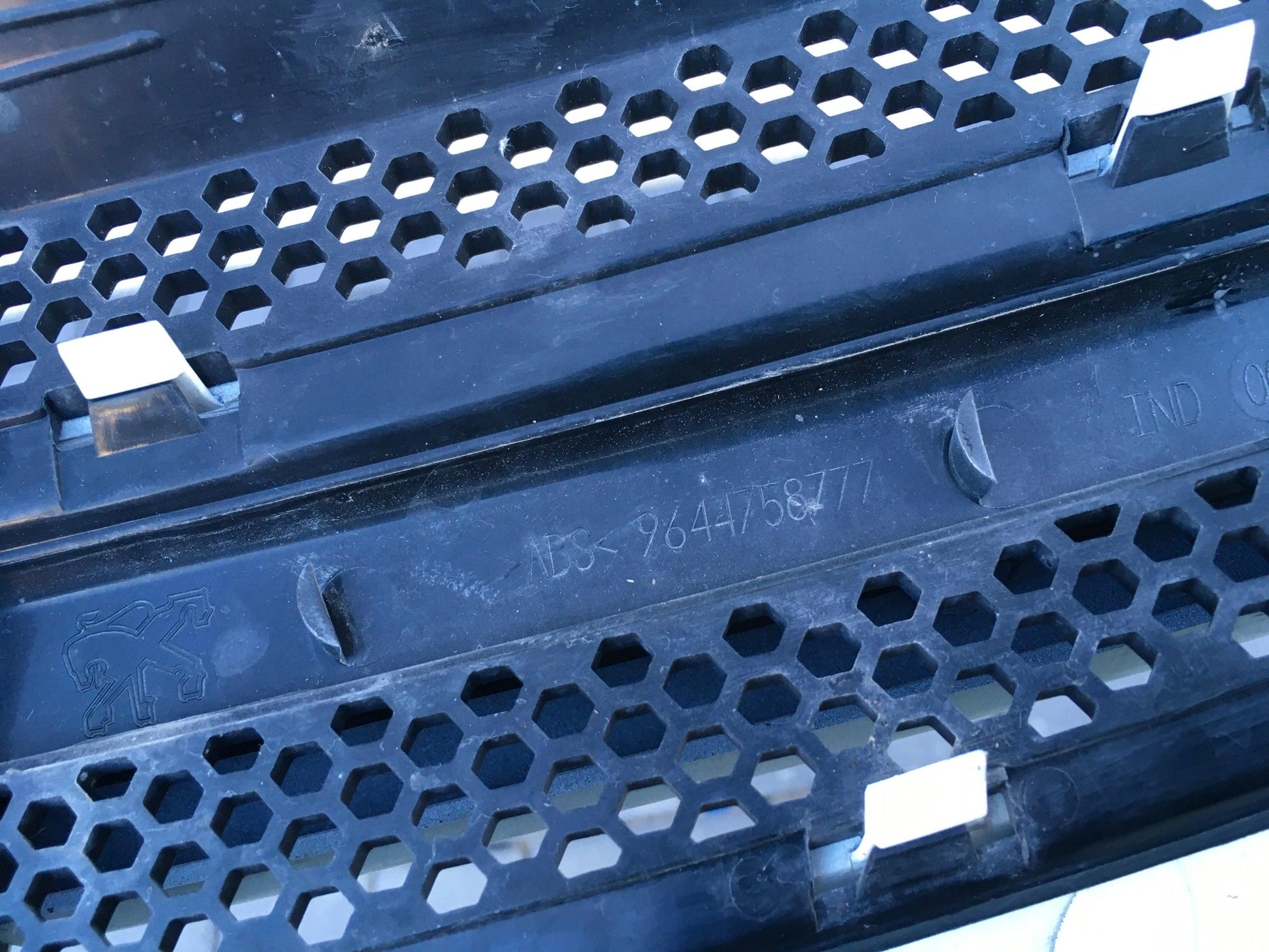 Rejilla Radiador Peugeot Partner S2 - 9644758777